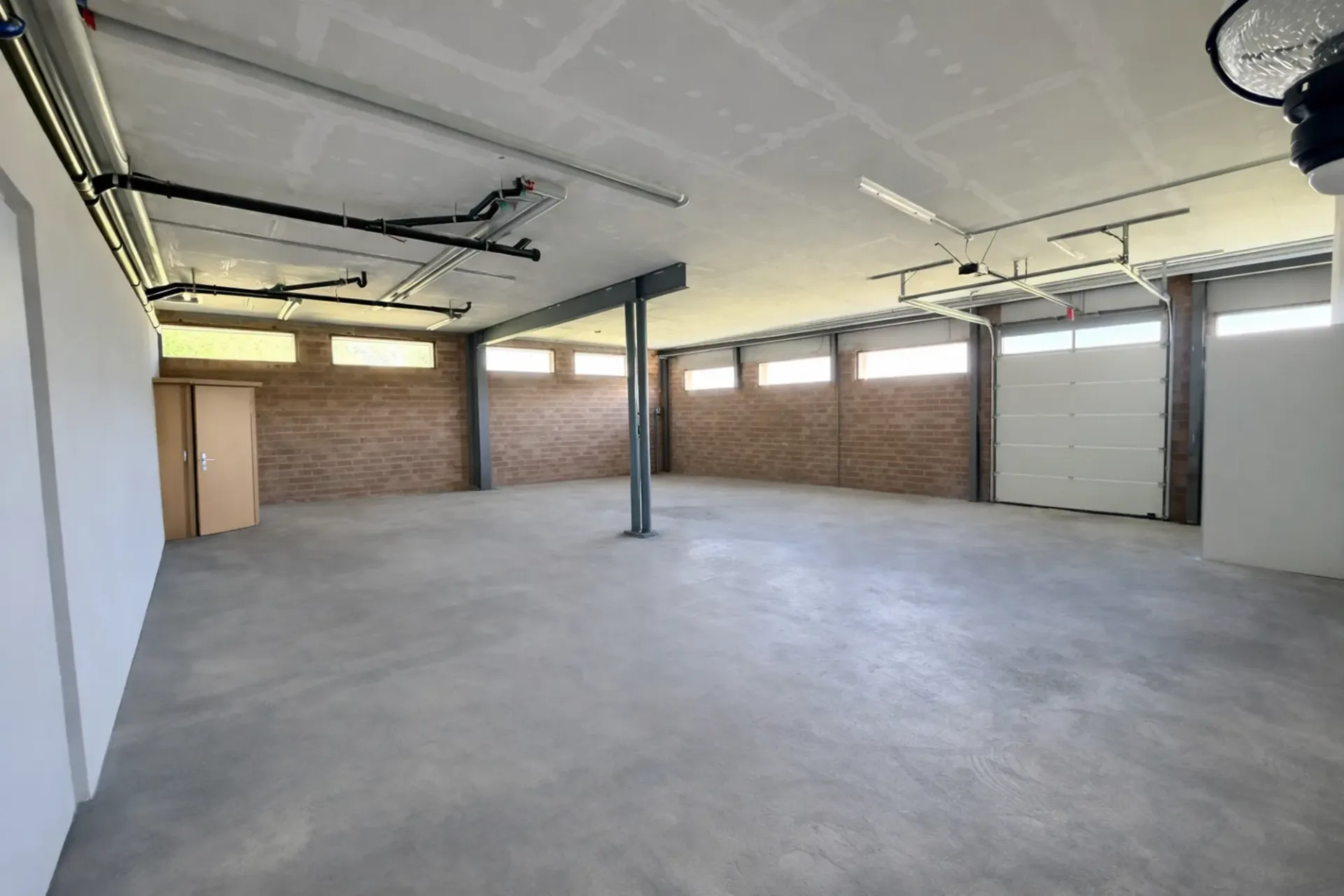 Lokaler Handwerksheizung 154 m² Höhe 4 m - unabhängiger Zugang - Torny