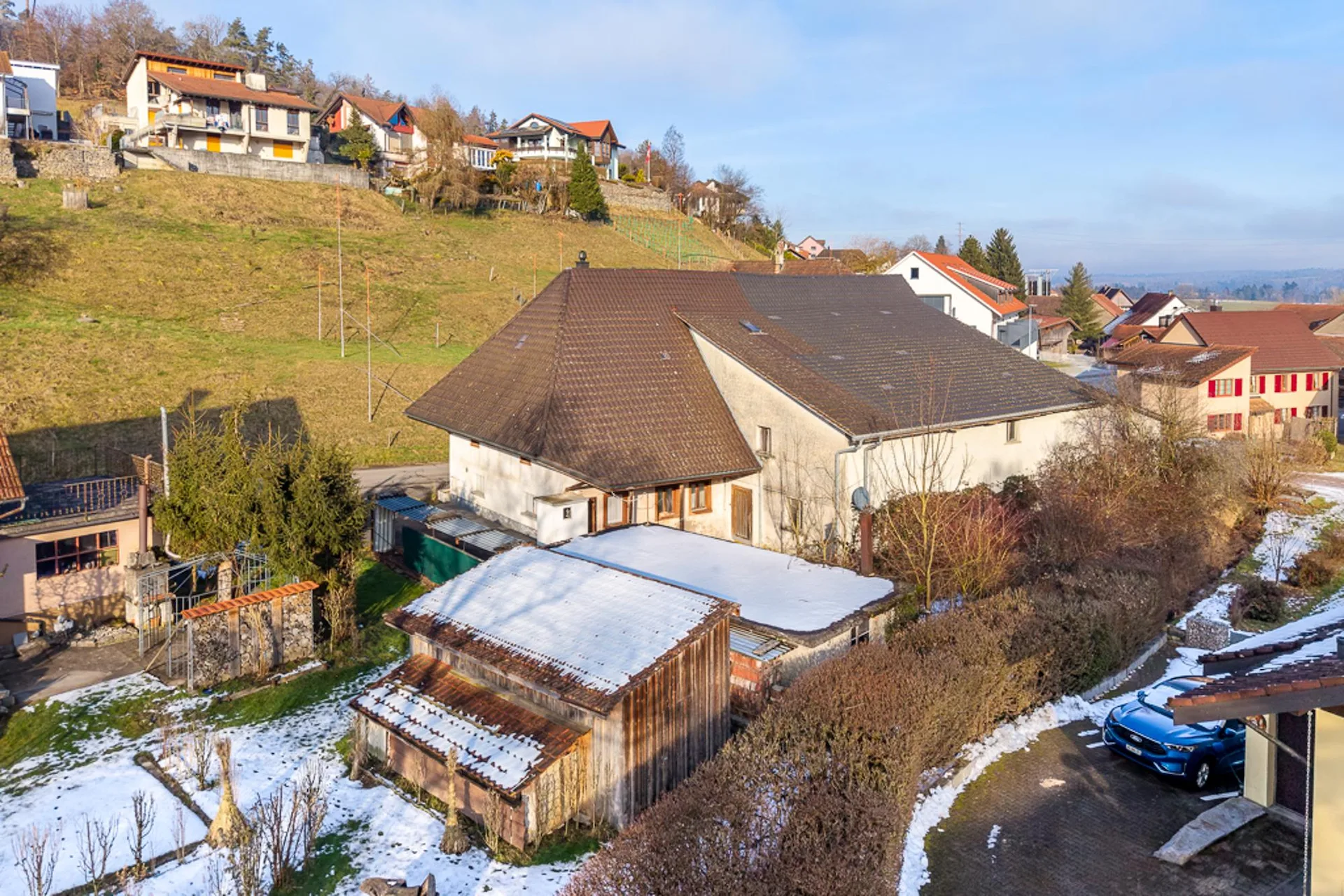 5-Zimmer Wohnhaus mit Gewerbeteil und Scheune