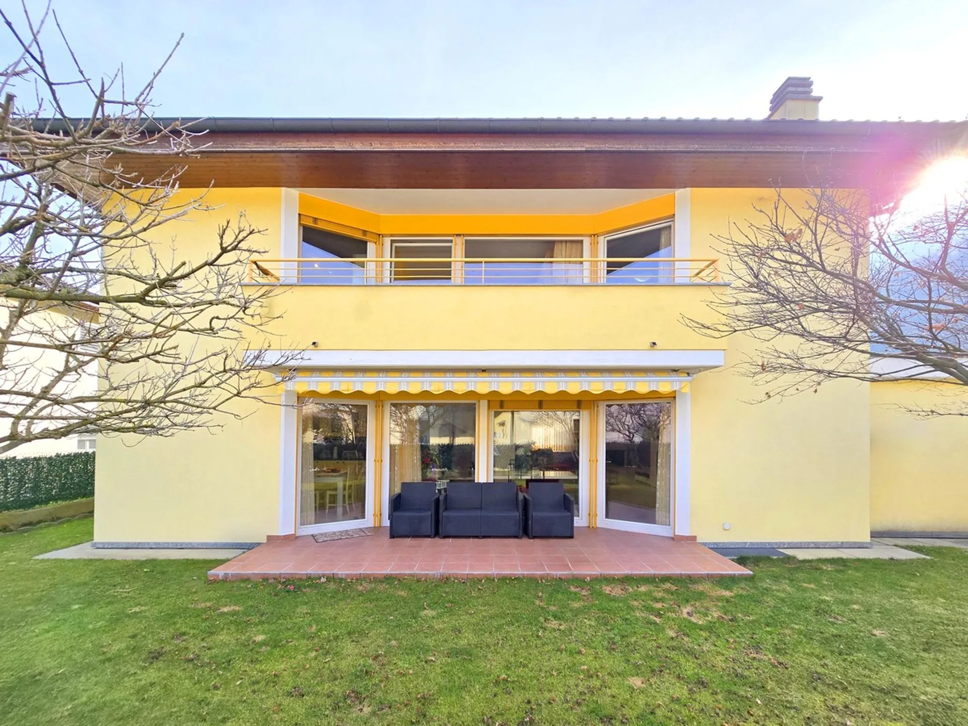 Merveilleuse villa avec jardin, 6 pièces et cheminée