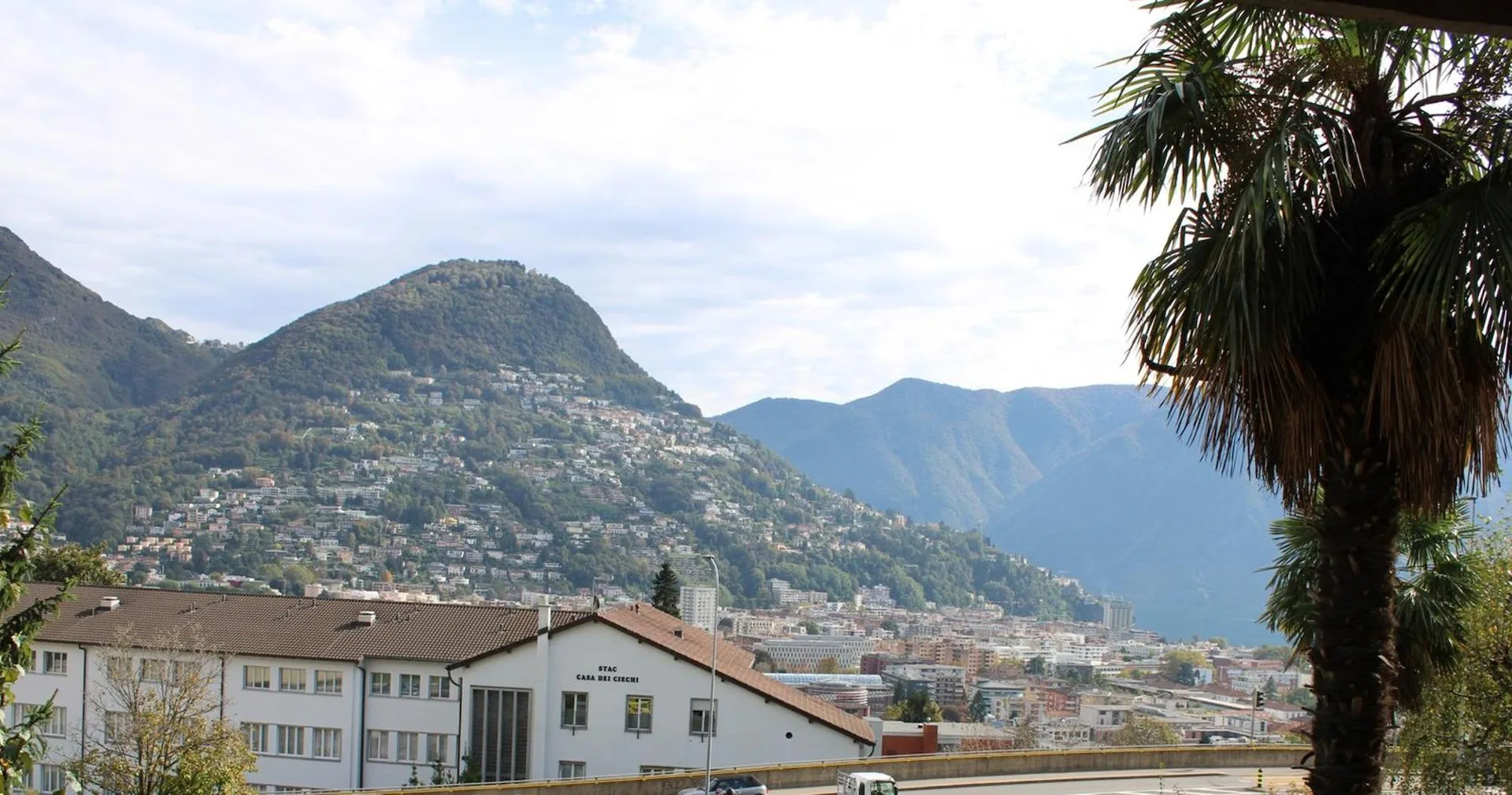 Lugano: Luminoso Appartamento 3.5 Locali con vista lago e città