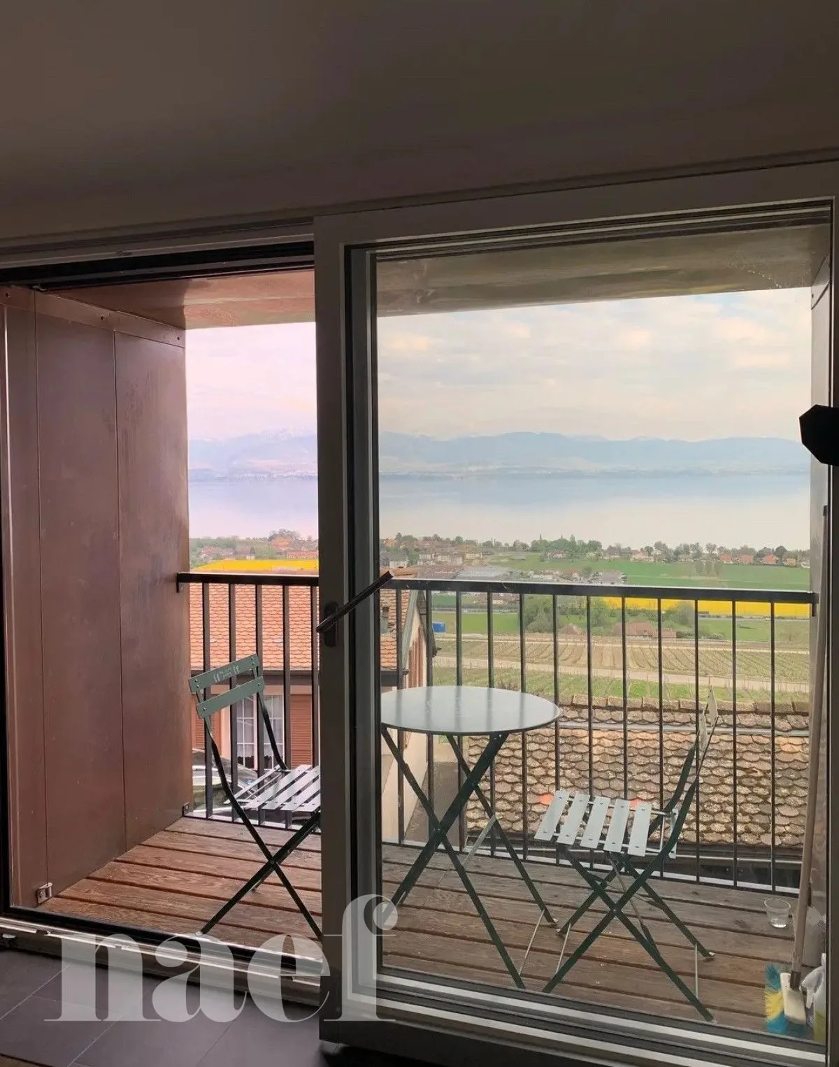 Schönes 4-Zimmer-Apartment im 1. Stock mit Balkon
