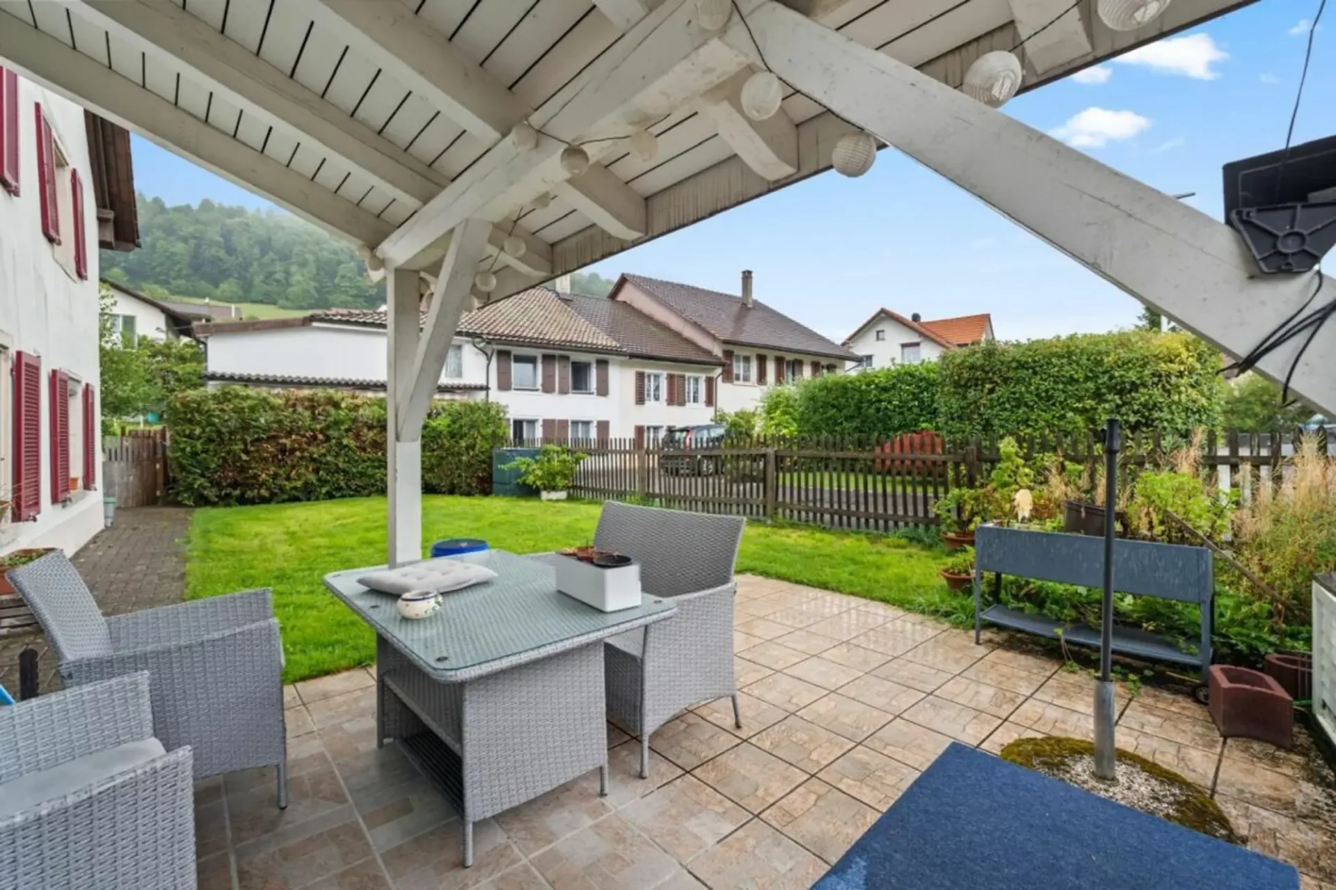 Grosszügige 4.5-Zimmer-Gartenwohnung mit über 100 m² Gartenfläche!