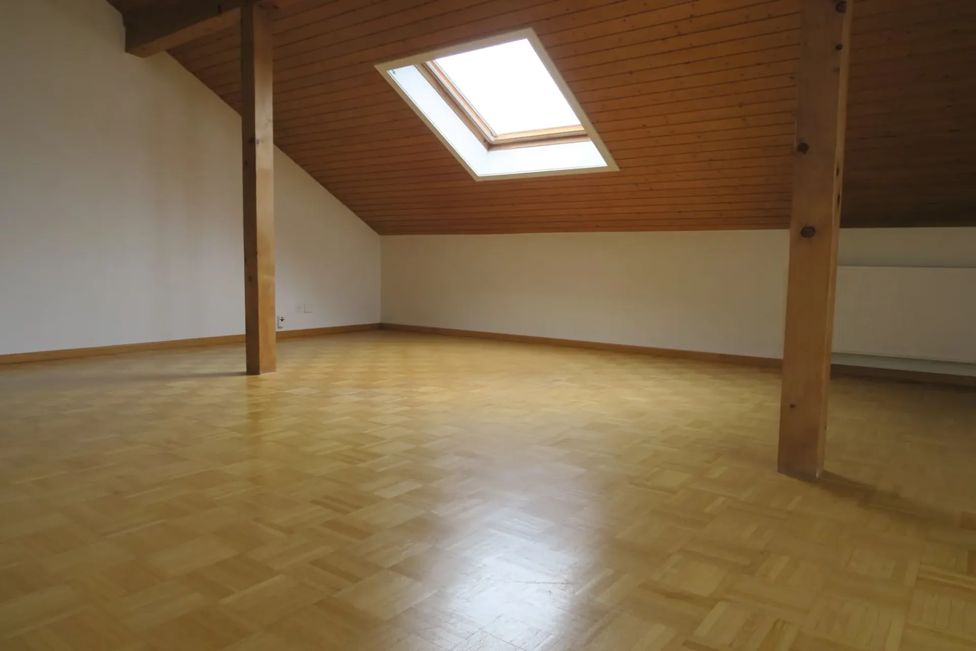 Gemütliche 3.5-Zimmerwohnung mit charmanten Dachschrägen