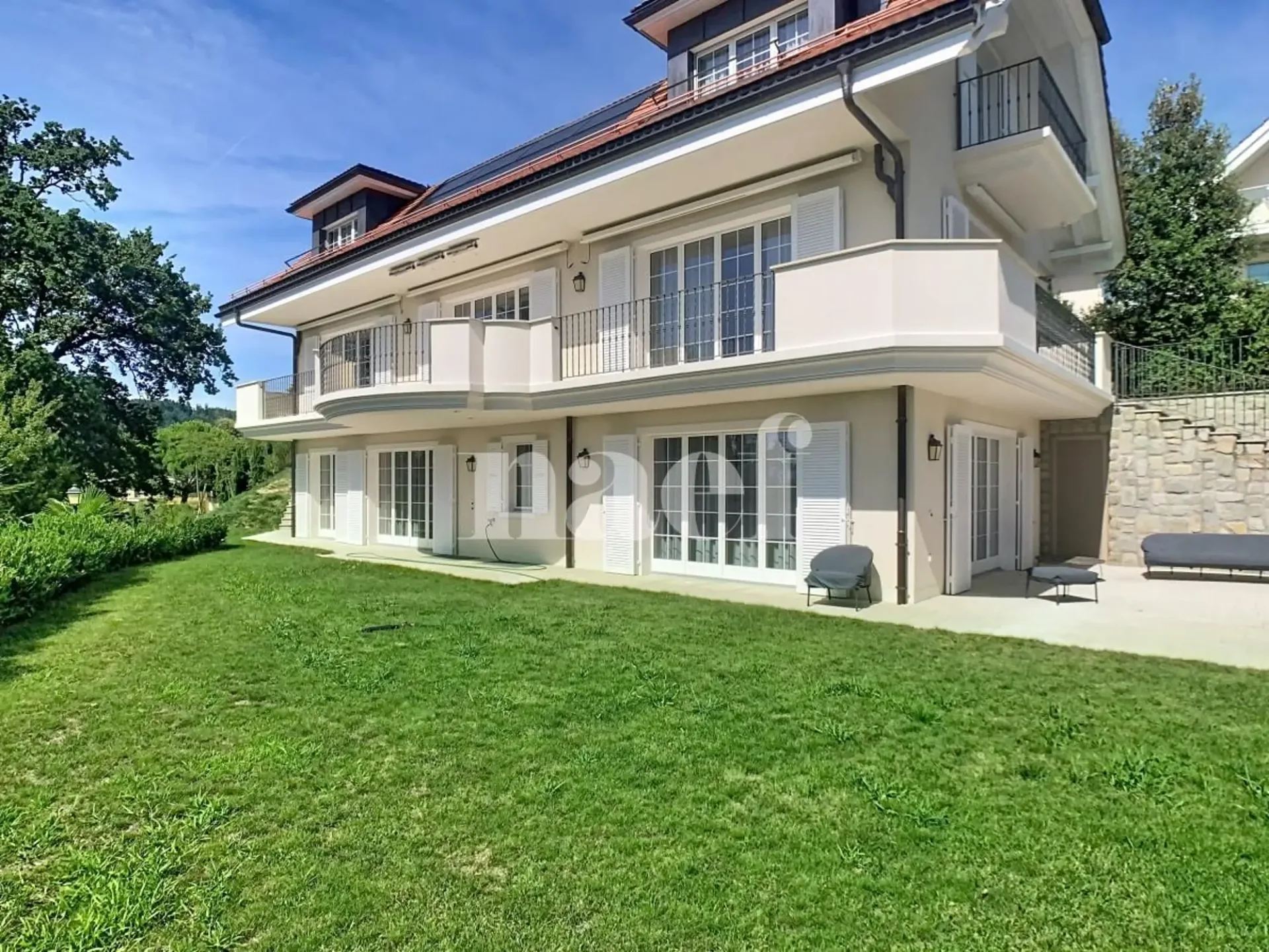 Villa mit 7,5 Zimmern und atemberaubendem Blick auf den See
