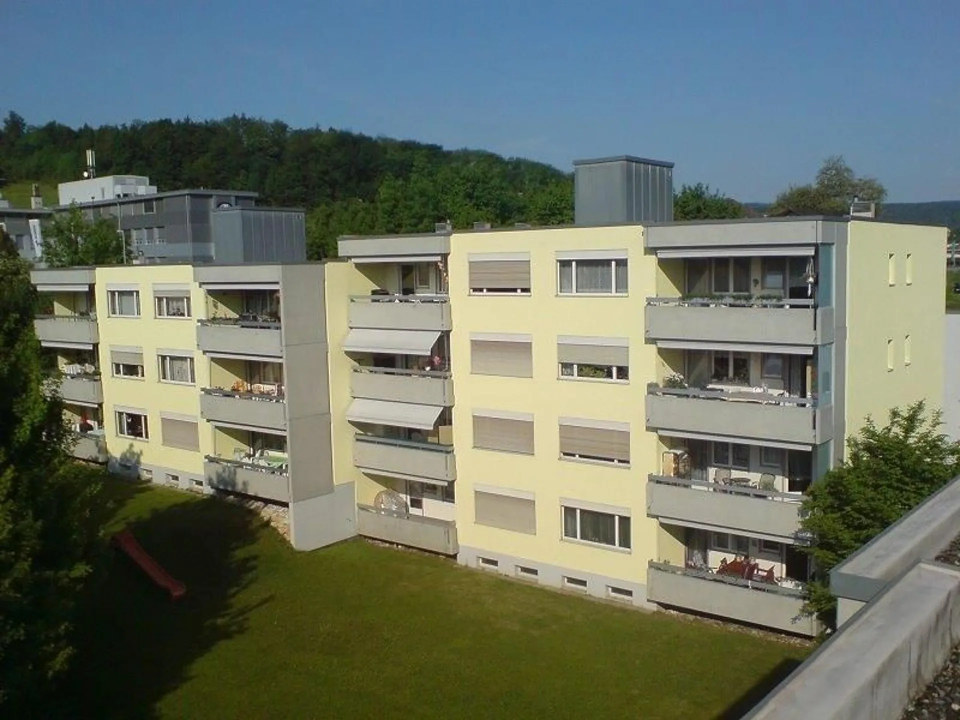 Grosszügige 4.5-Zimmerwohnung mit sanierter Küche und Bad