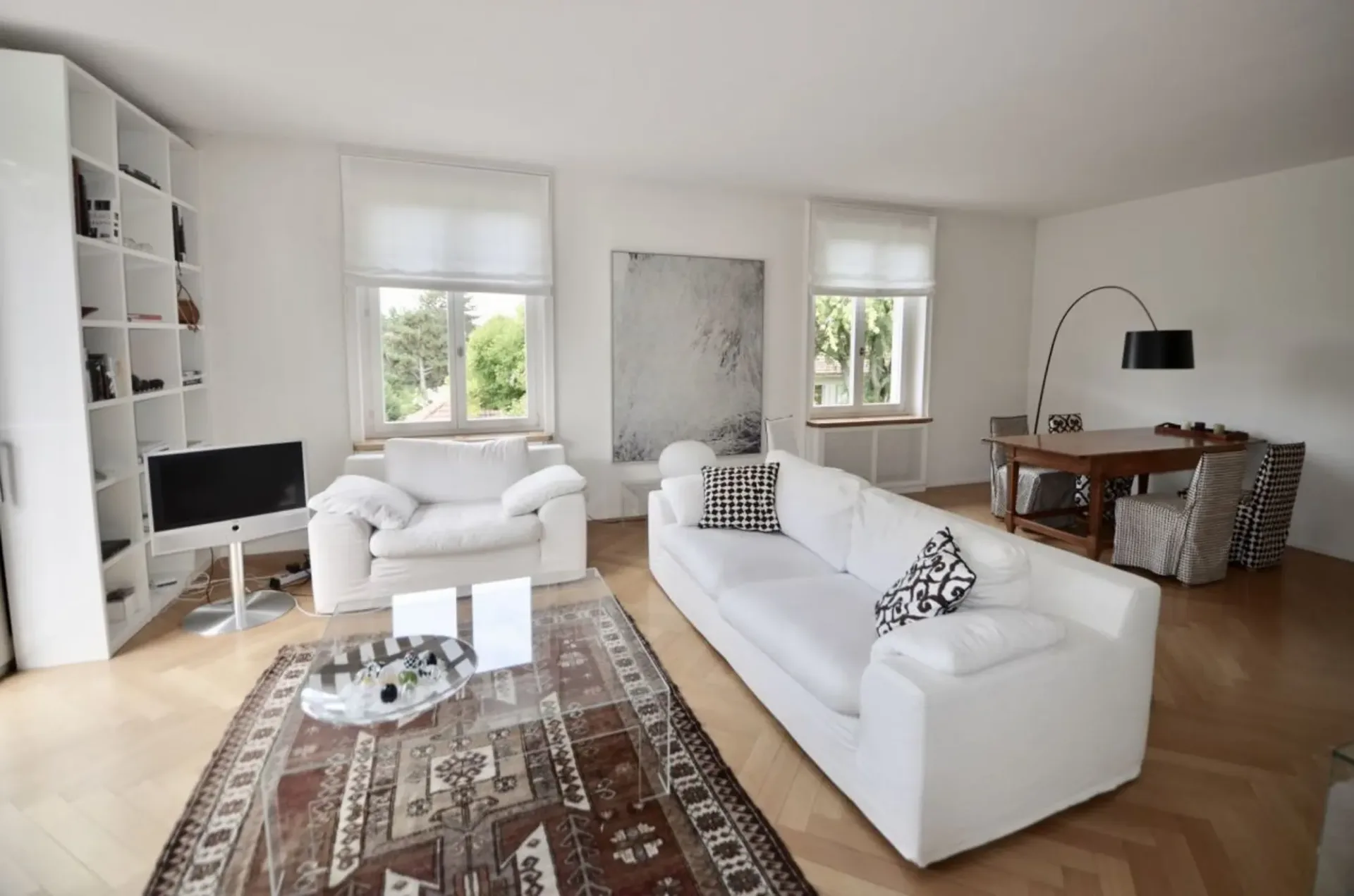 Furnished: Elegant guest apartment in a stately villa