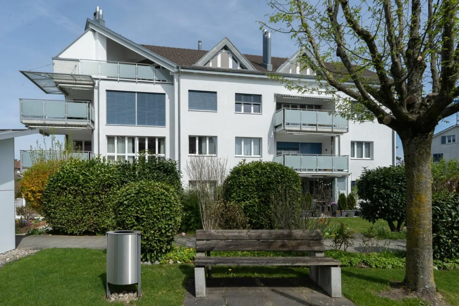 RESERVIERT - Über den Dächern von Henggart