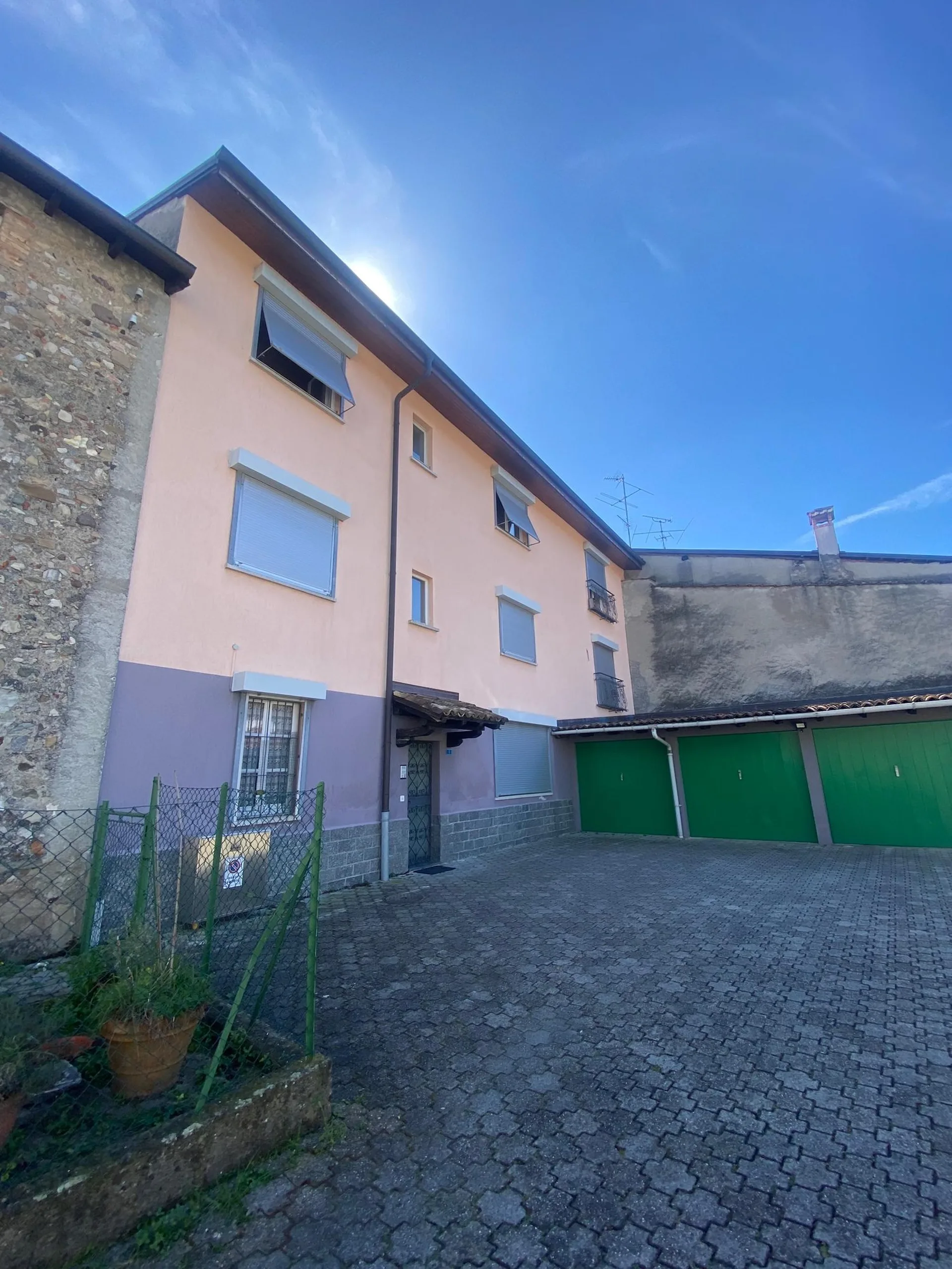 Wohnung mit 3 Zimmern zur Miete in Ligornetto – 110m²