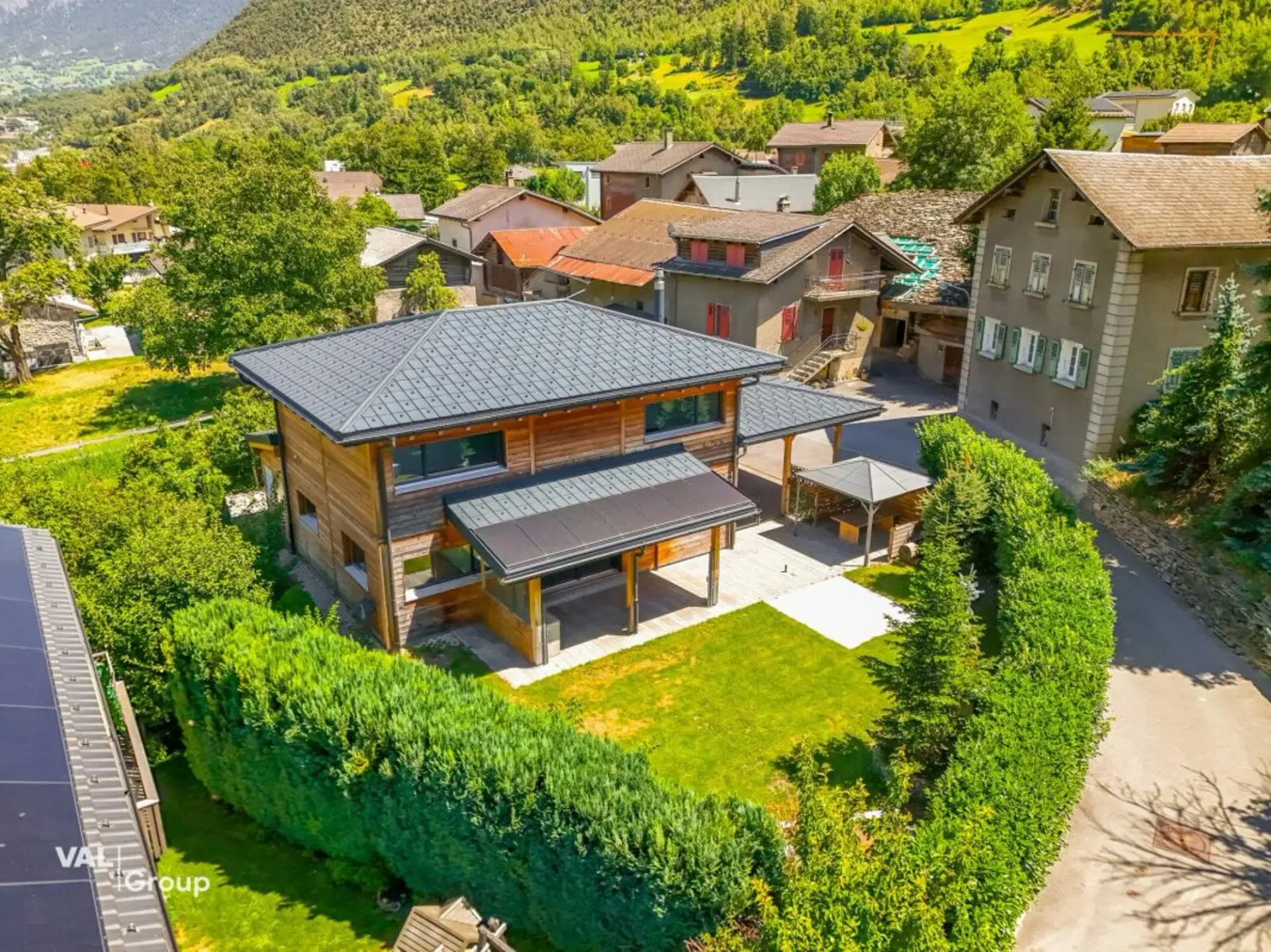 Holz, Herz und Hightech - modernes Wohnen im Oberwallis auf höchstem Niveau