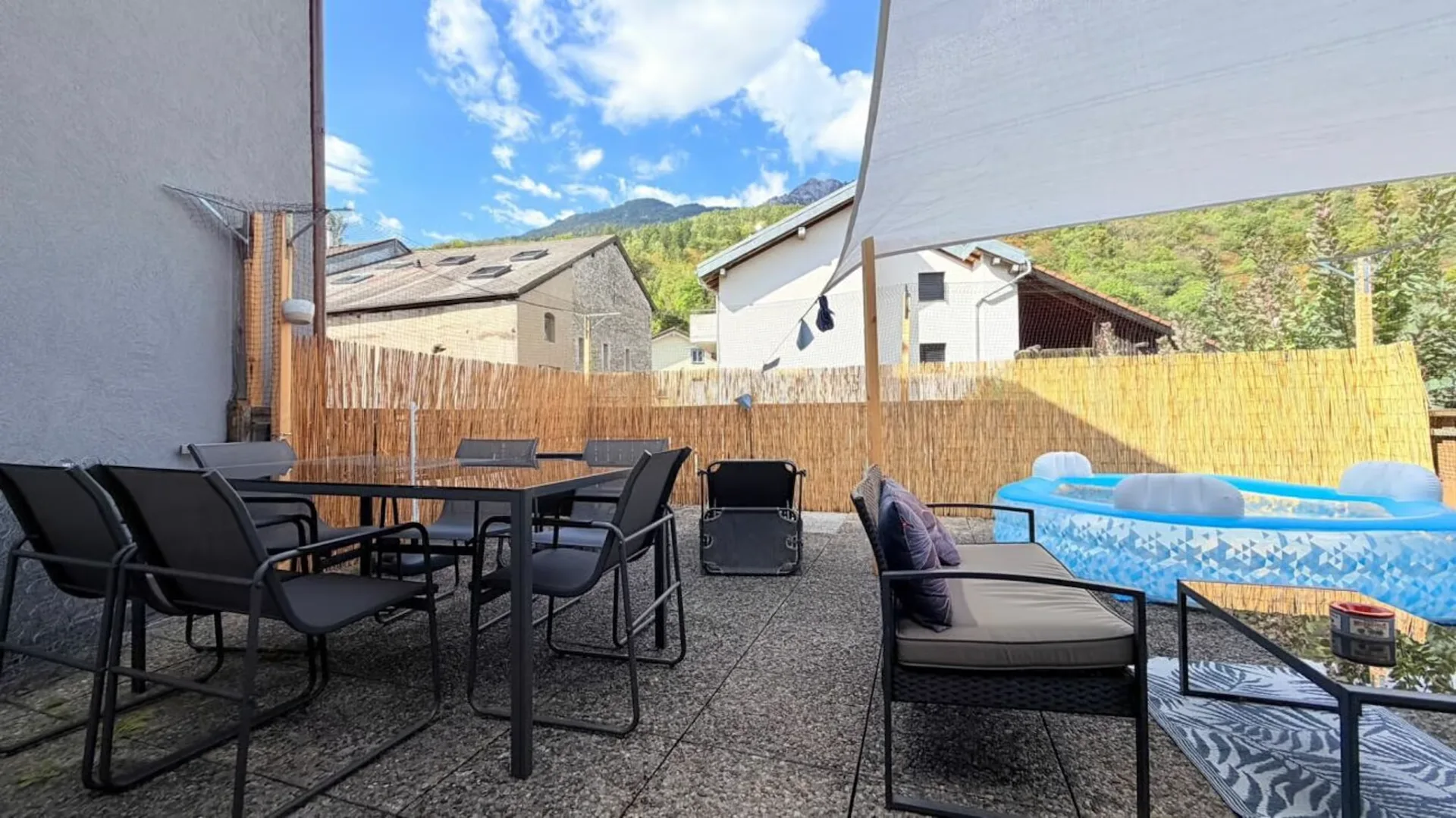 2.5-room duplex apartment with large terrace