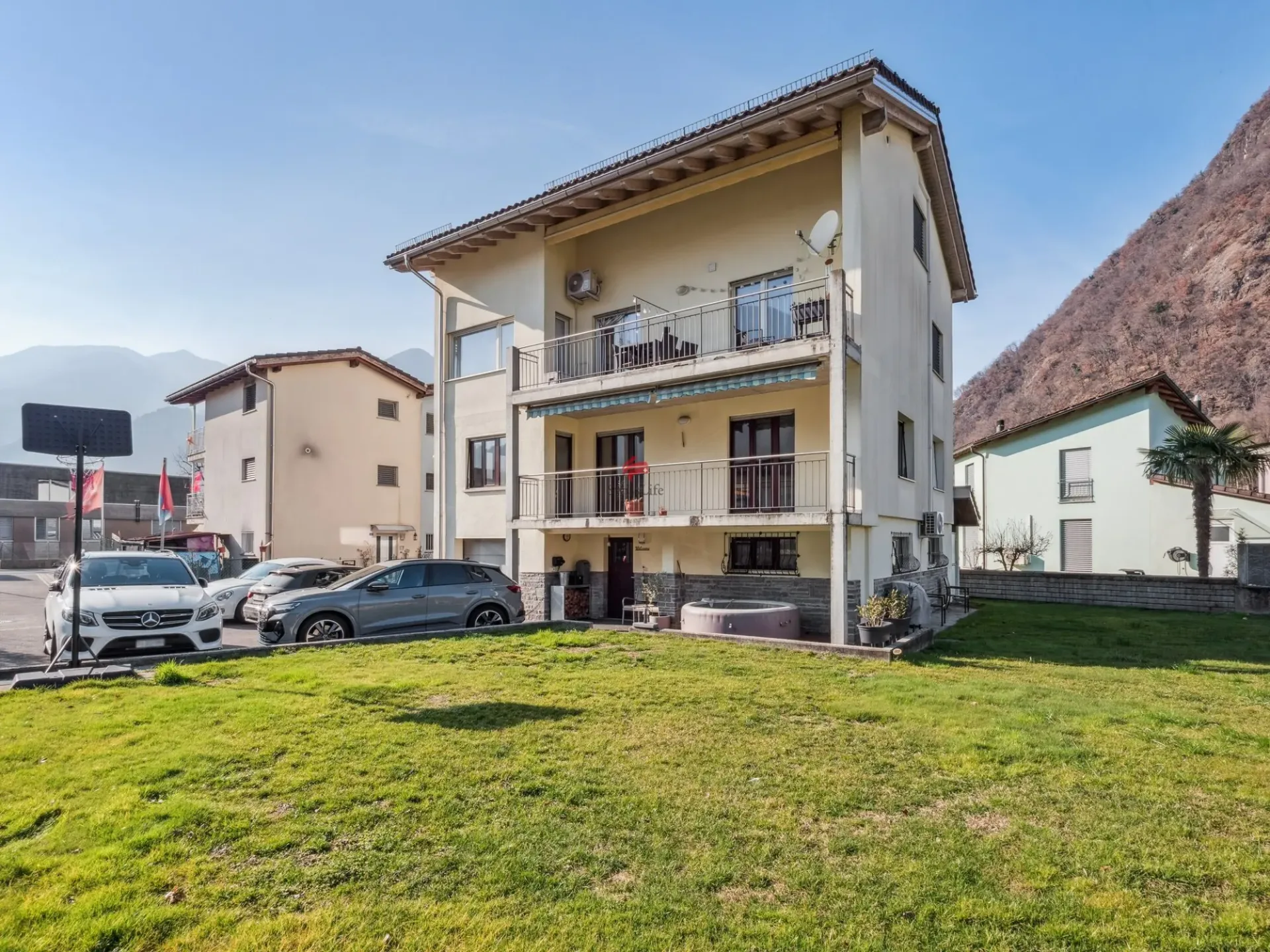 Großes Mehrgenerationenhaus!