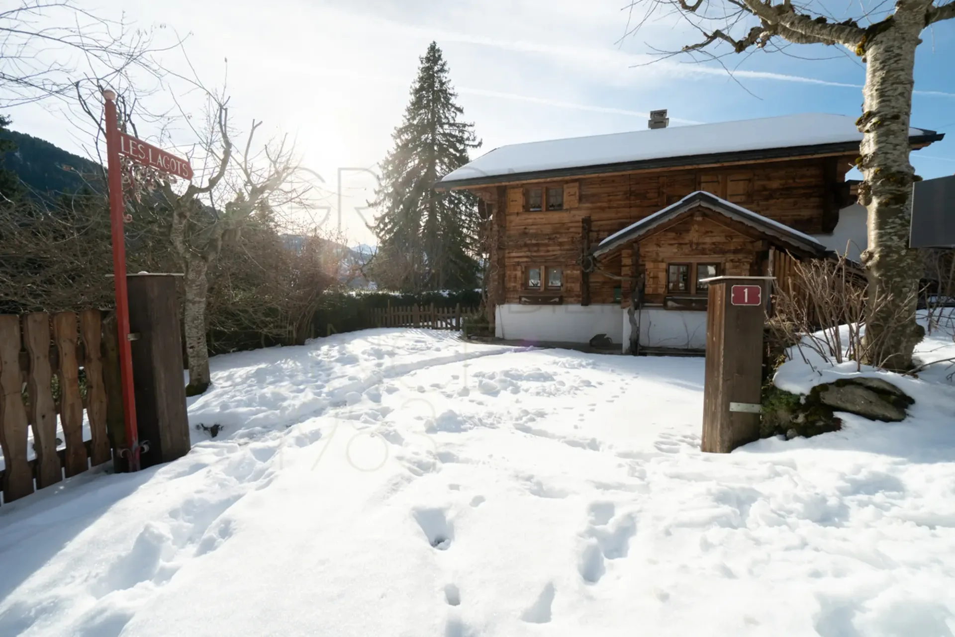 Typisches Familienchalet in Gryon mit Garten und Nebengebäuden