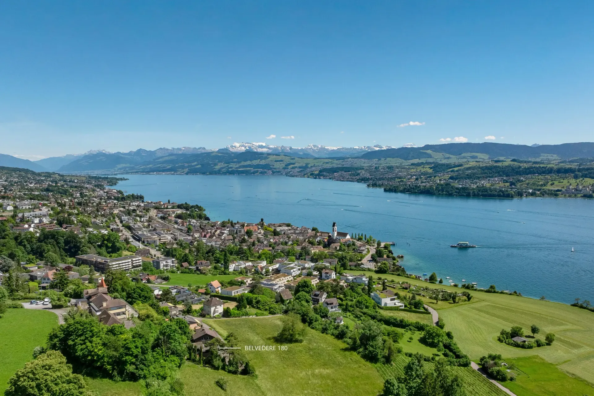 PANORAMAGRUNDSTÜCK AM ZÜRICHSEE