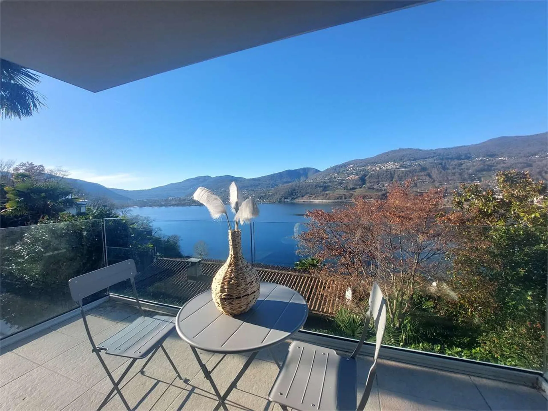 2473_Montagnola, 1,5 Lokale renoviert mit Seeblick