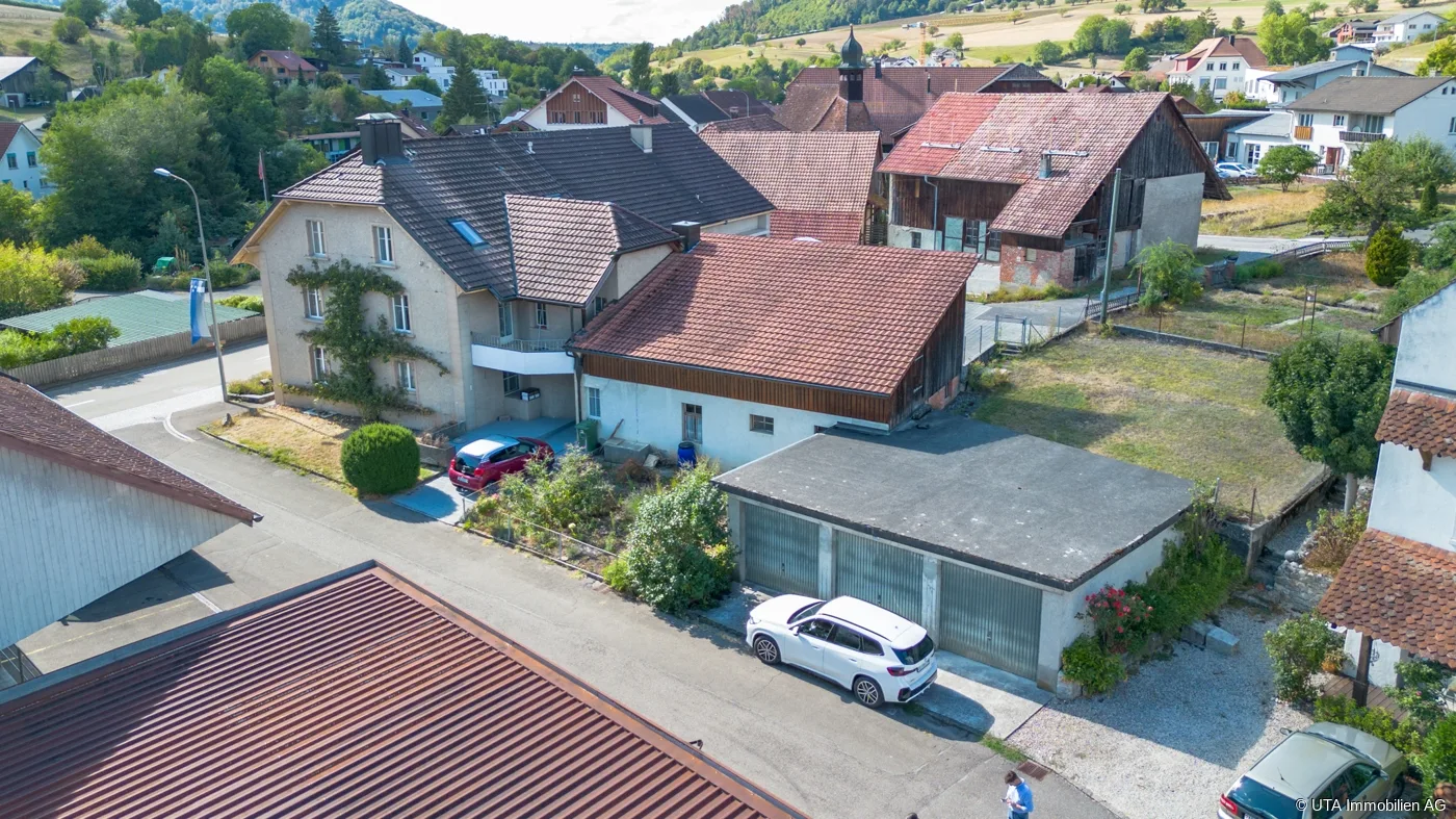 Zweifamilienhaus vielen Nebenräumen und vielseitigen Nutzungsmöglichke
