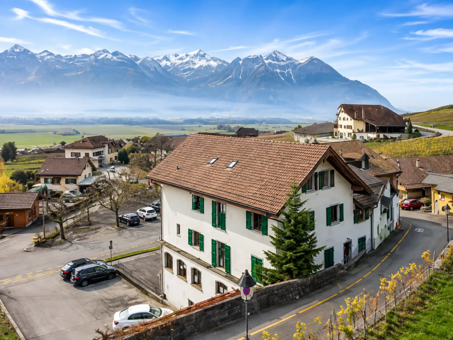 Immeuble de rendement avec fort potentiel – 13 appartements, vue exceptionnelle sur les vignobles