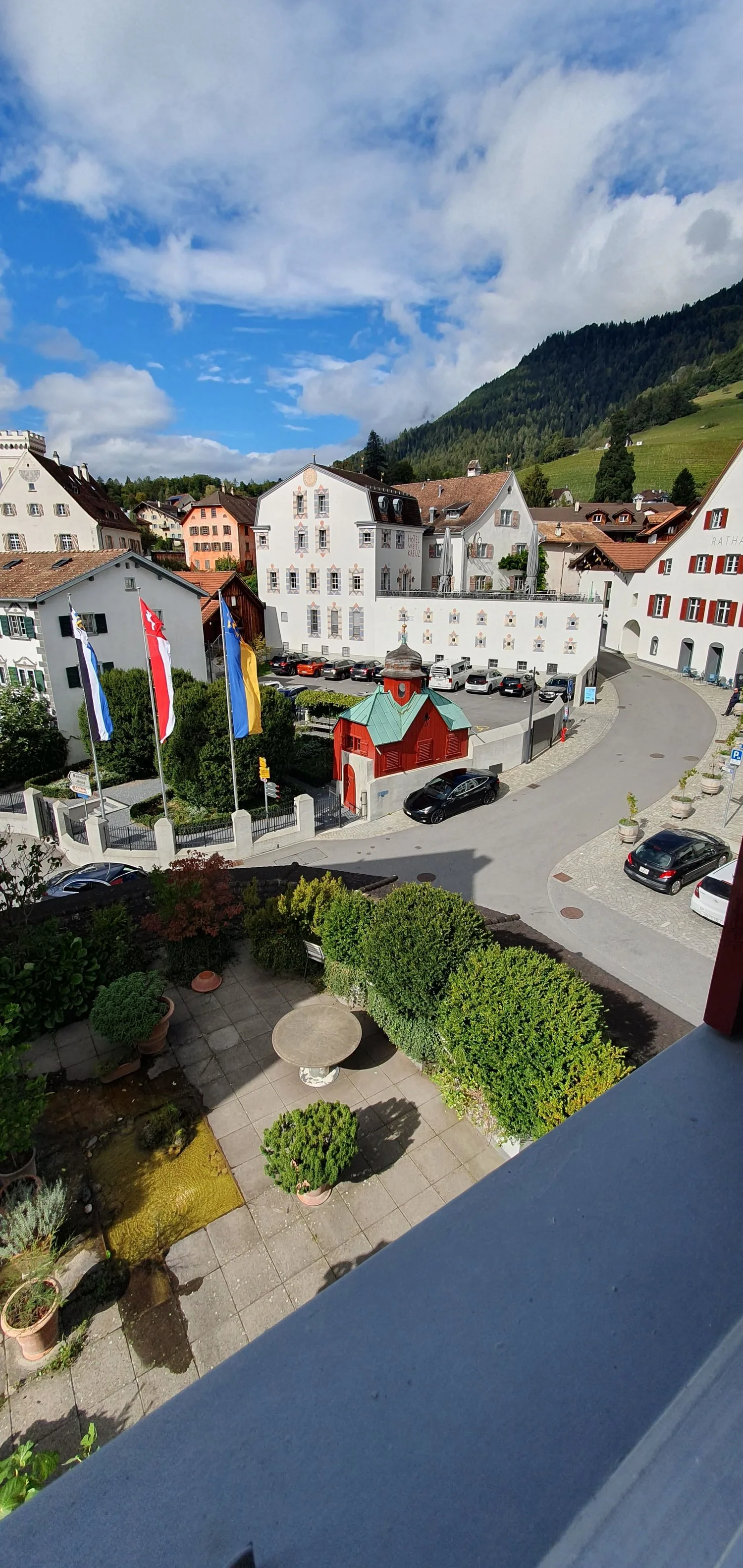 Stylish 5.5-room attic apartment with charm in the village center of Malans