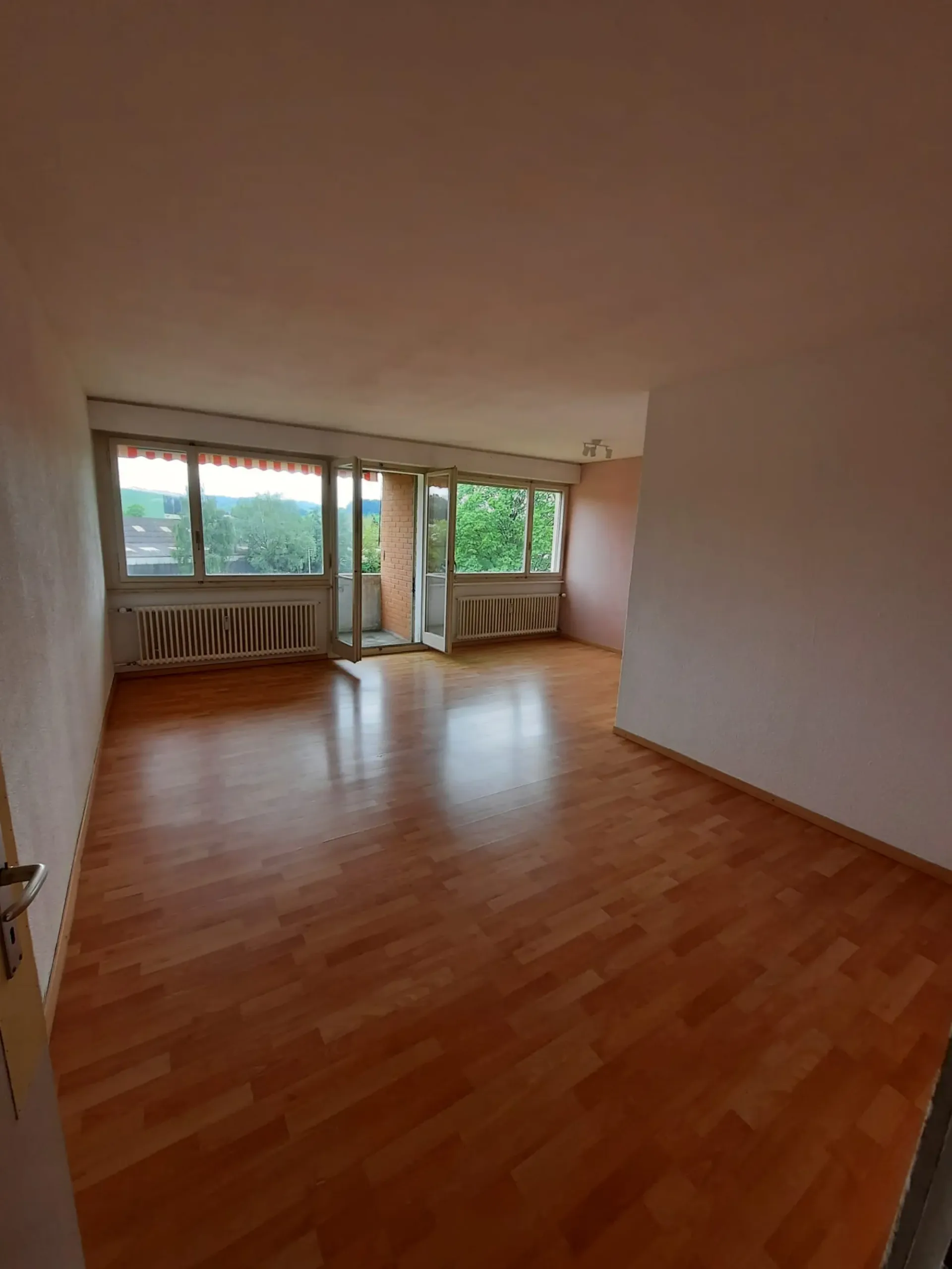 Preiswerte 4.5 Zimmerwohnung in Huttwil 2.OG