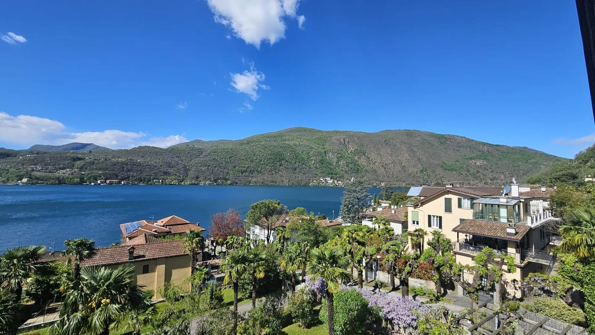 Affascinante 2.5 locali con vista lago a Morcote ammobiliato