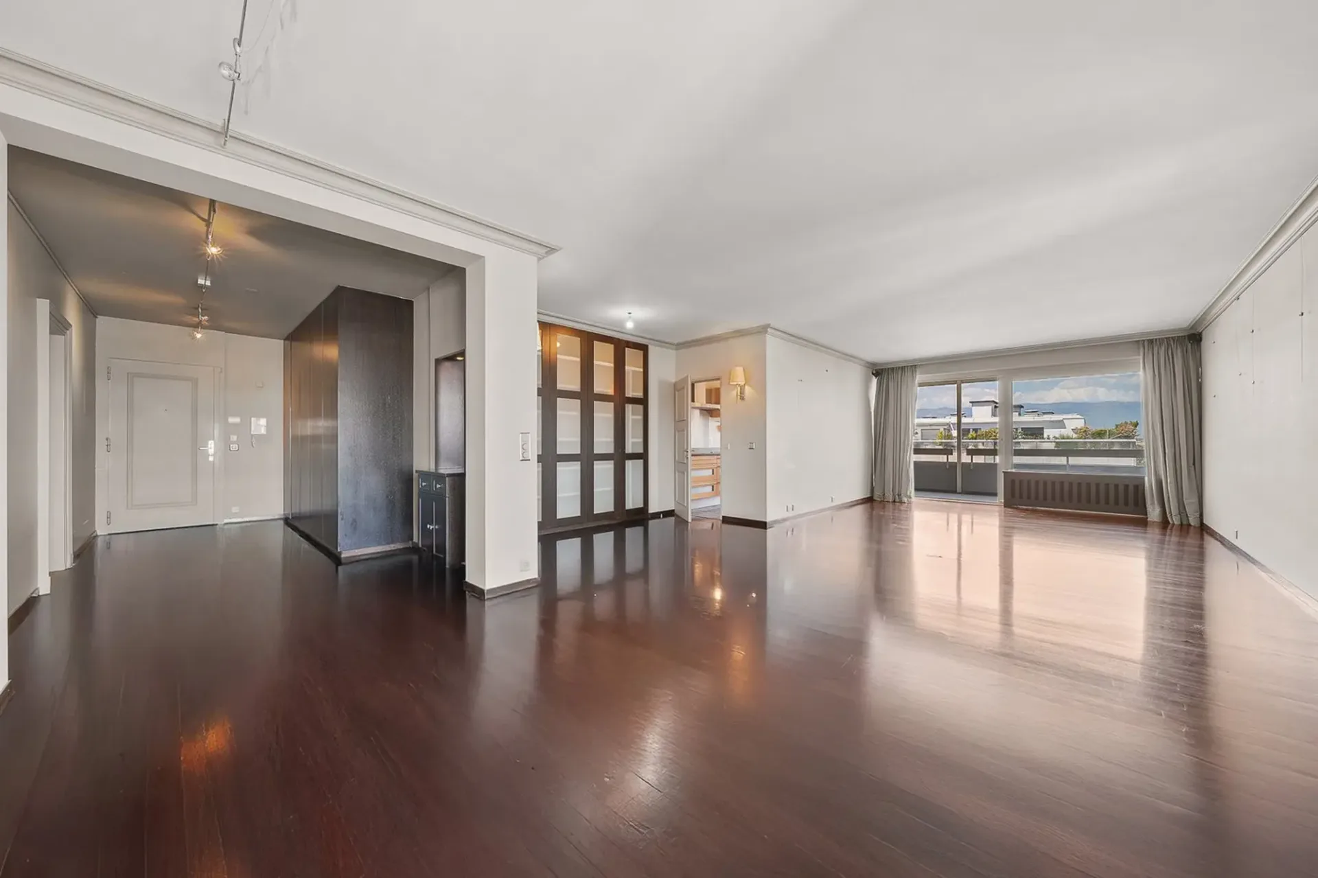Bel appartement en pignon avec vue sur le Jet d’Eau - Champel