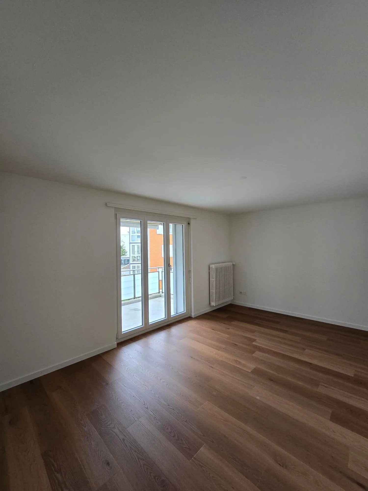 Appartement de 3 pièces rénové avec balcon à Baar