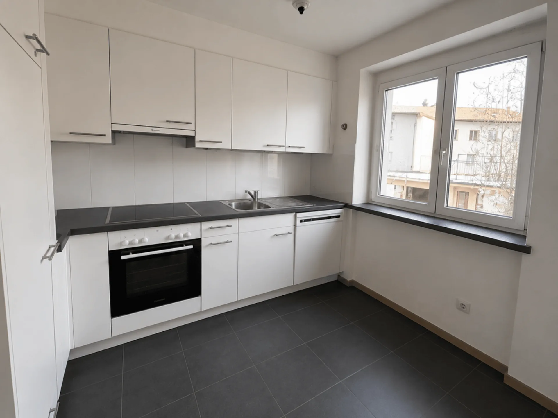Tavannes, schönes 3-Zimmer-Apartment im 1. Stock mit Balkon