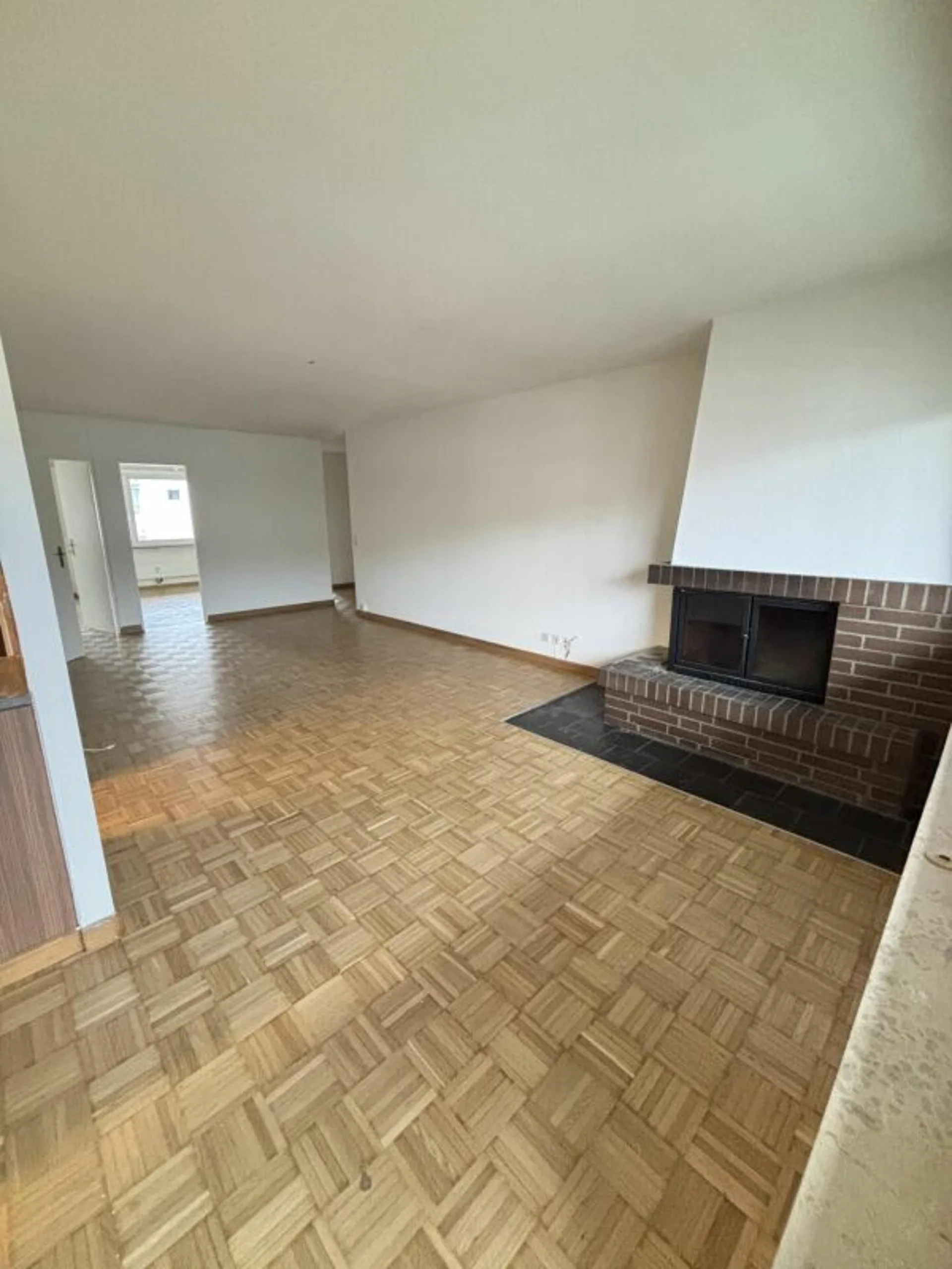 Grosszügige 4.5-Zimmerwohnung an ruhiger Lage