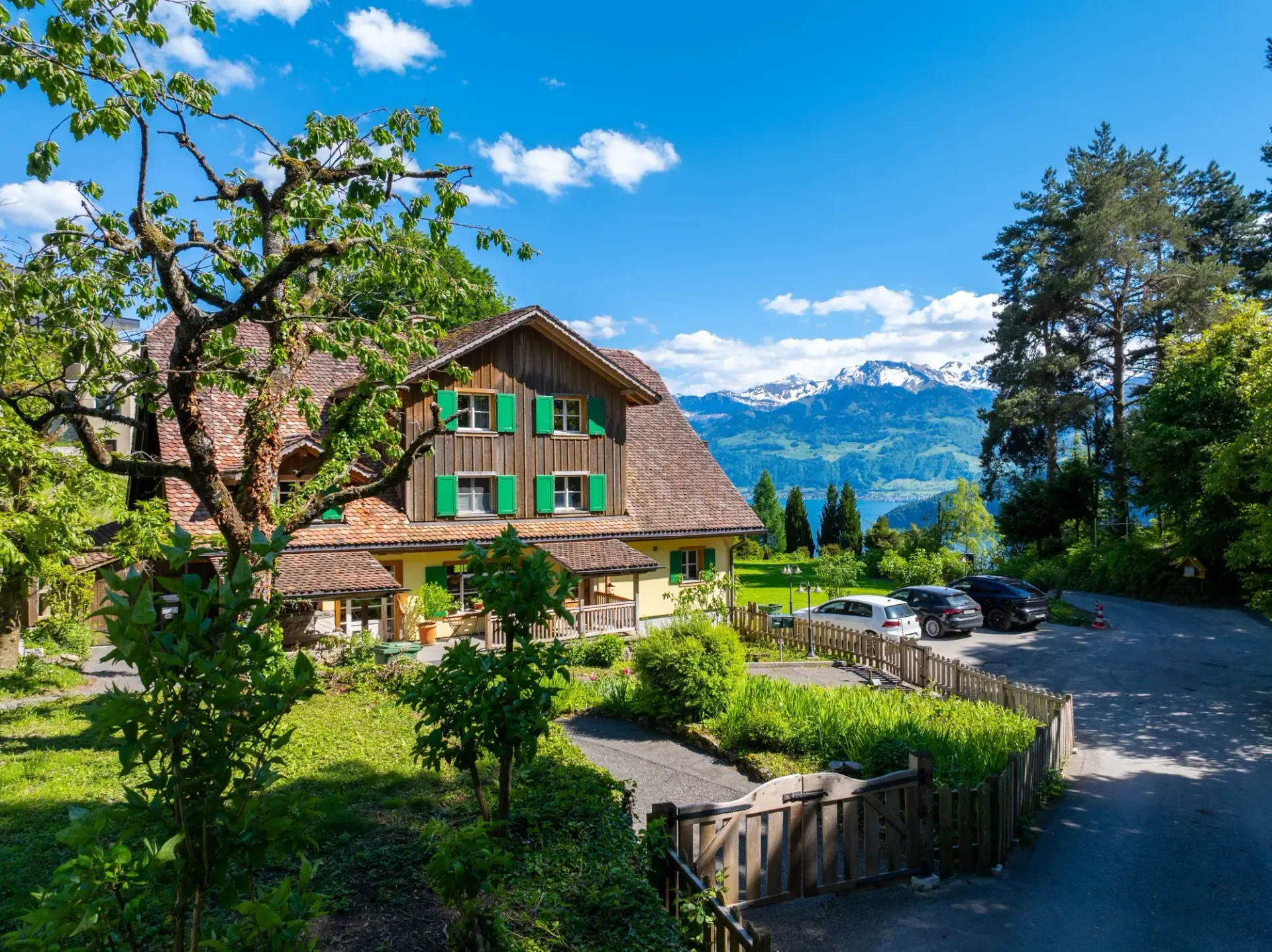 Ein Ort wie kein anderer - Landhausrarität oberhalb von Weggis