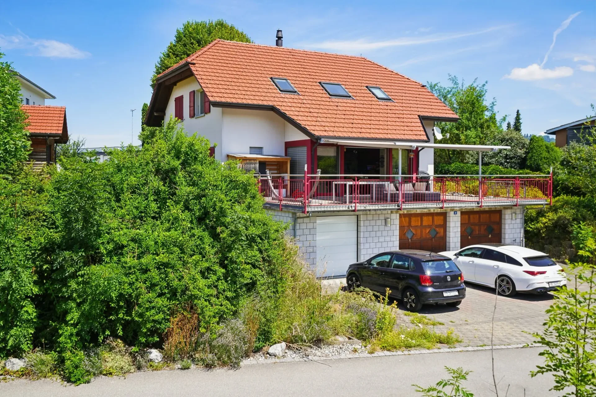 Paradis familial dans le Brünisried ensoleillé