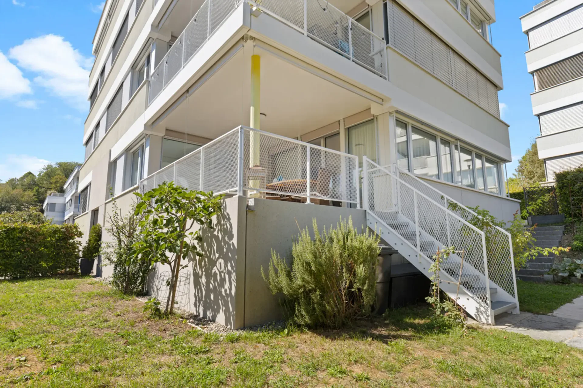 Moderne & exklusive Gartenwohnung auf der Breite