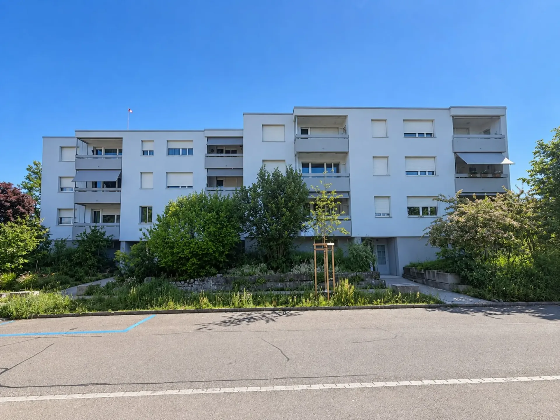 Sonnige und hochwertig teilsanierte 3 1/2-ZWG in Seuzach
