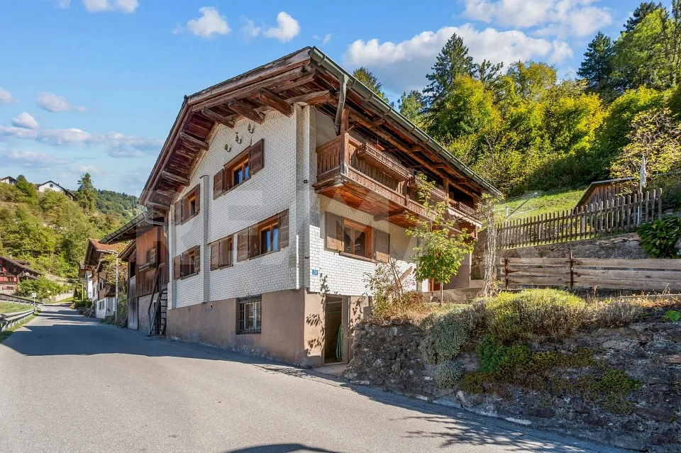 Maison unifamiliale avec extension de grange et potentiel de développement