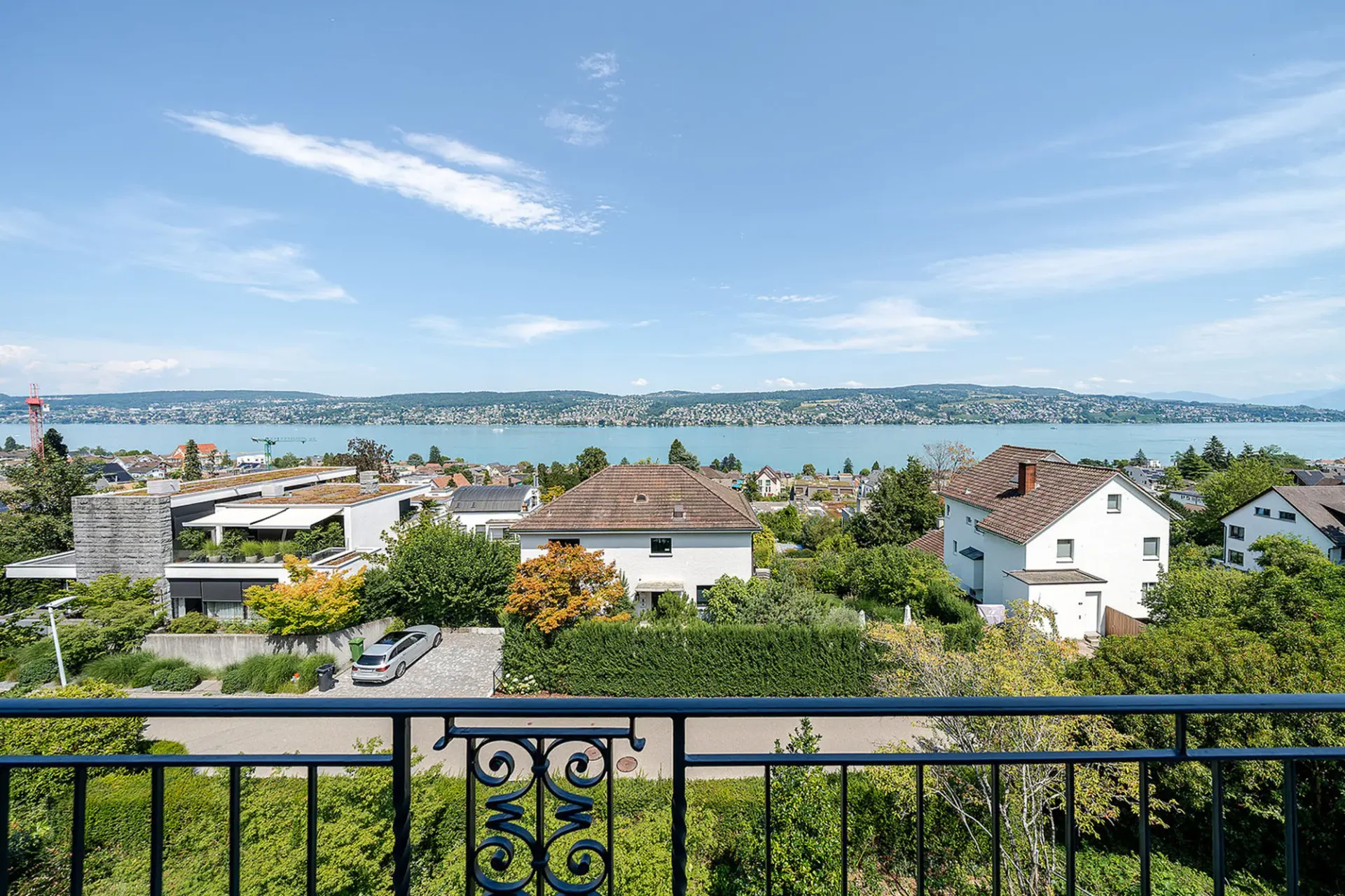 7‑Zi-Doppeleinfamilienhaus mit traumhafter Seesicht am Zürichsee