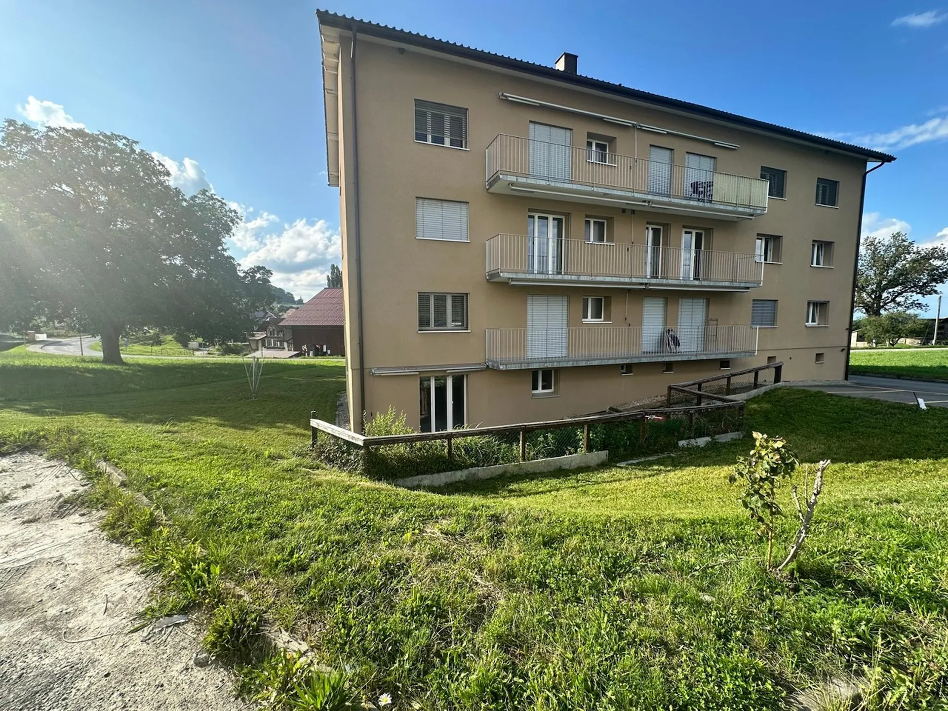 Einzigartig! Vuisternens-en-Ogoz 3,5 Zimmer renoviert + 431 m2 Garten
