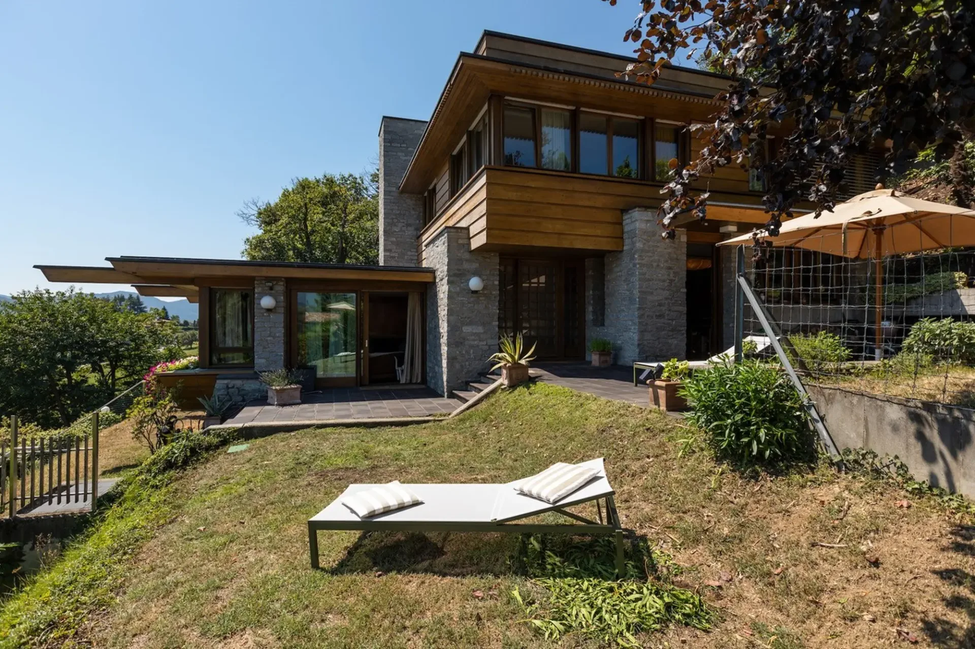 Villa mit Seeblick