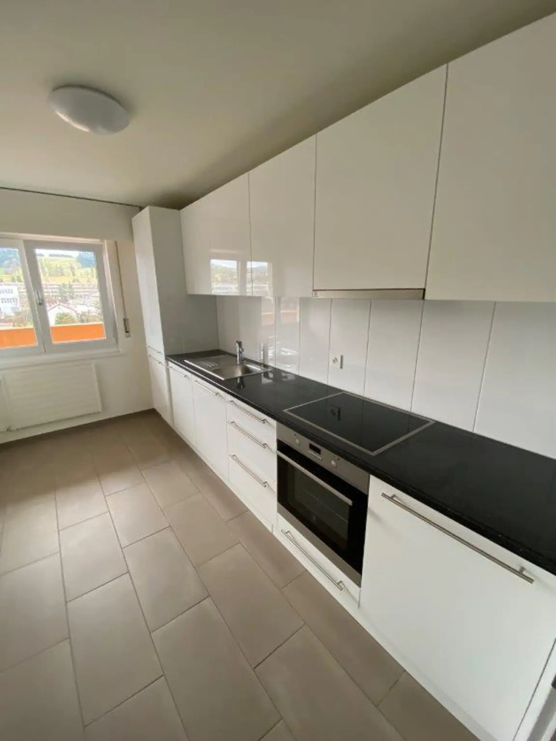 Charmanter Apartment mit 2.5 Zimmern und Balkon in La Chaux-de-Fonds
