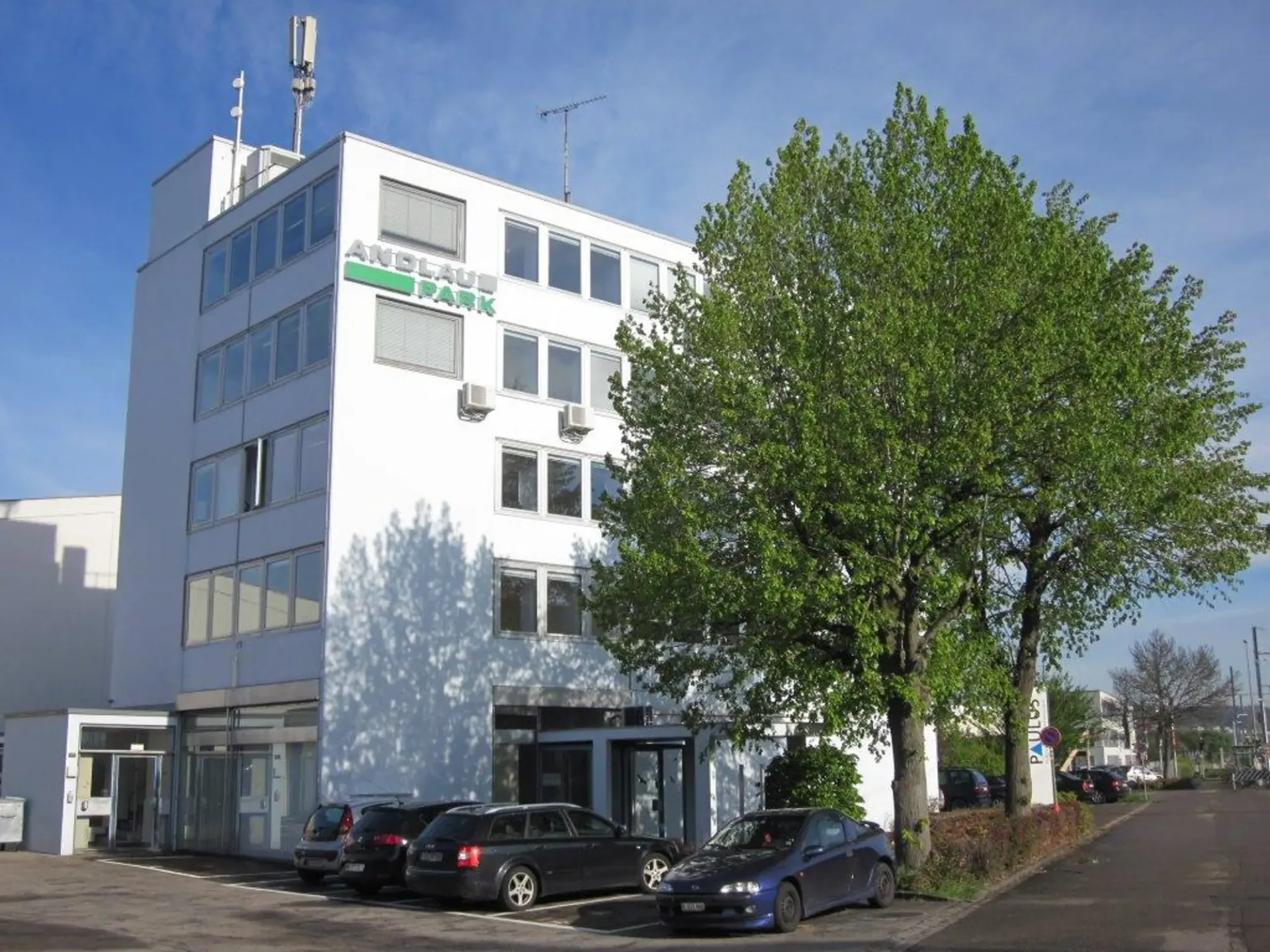 1-Zimmer-Büro oder Lager an zentraler Lage