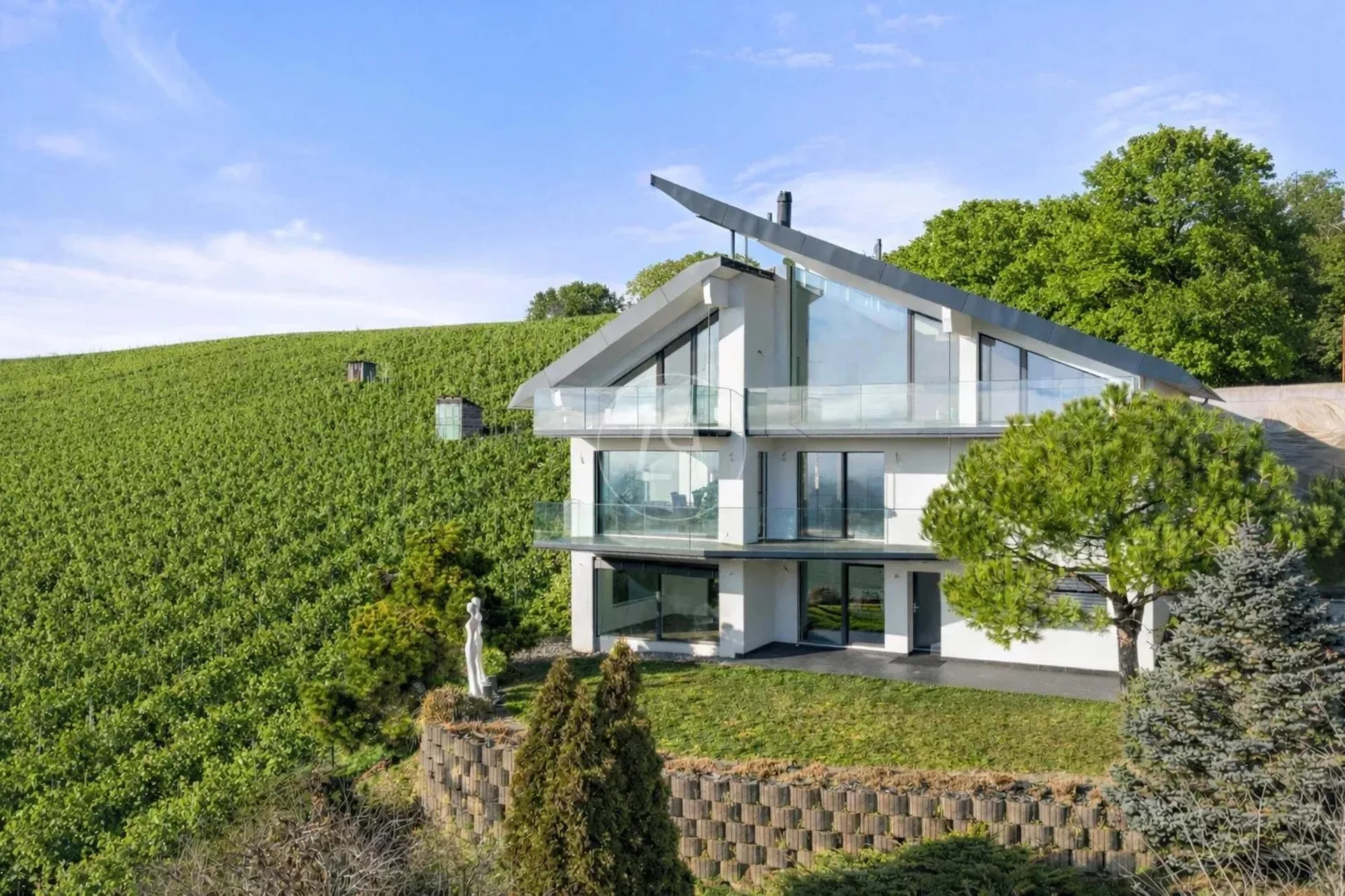 Schöne, vom Architekten entworfene Villa mit Seeblick in der Nähe von Morges