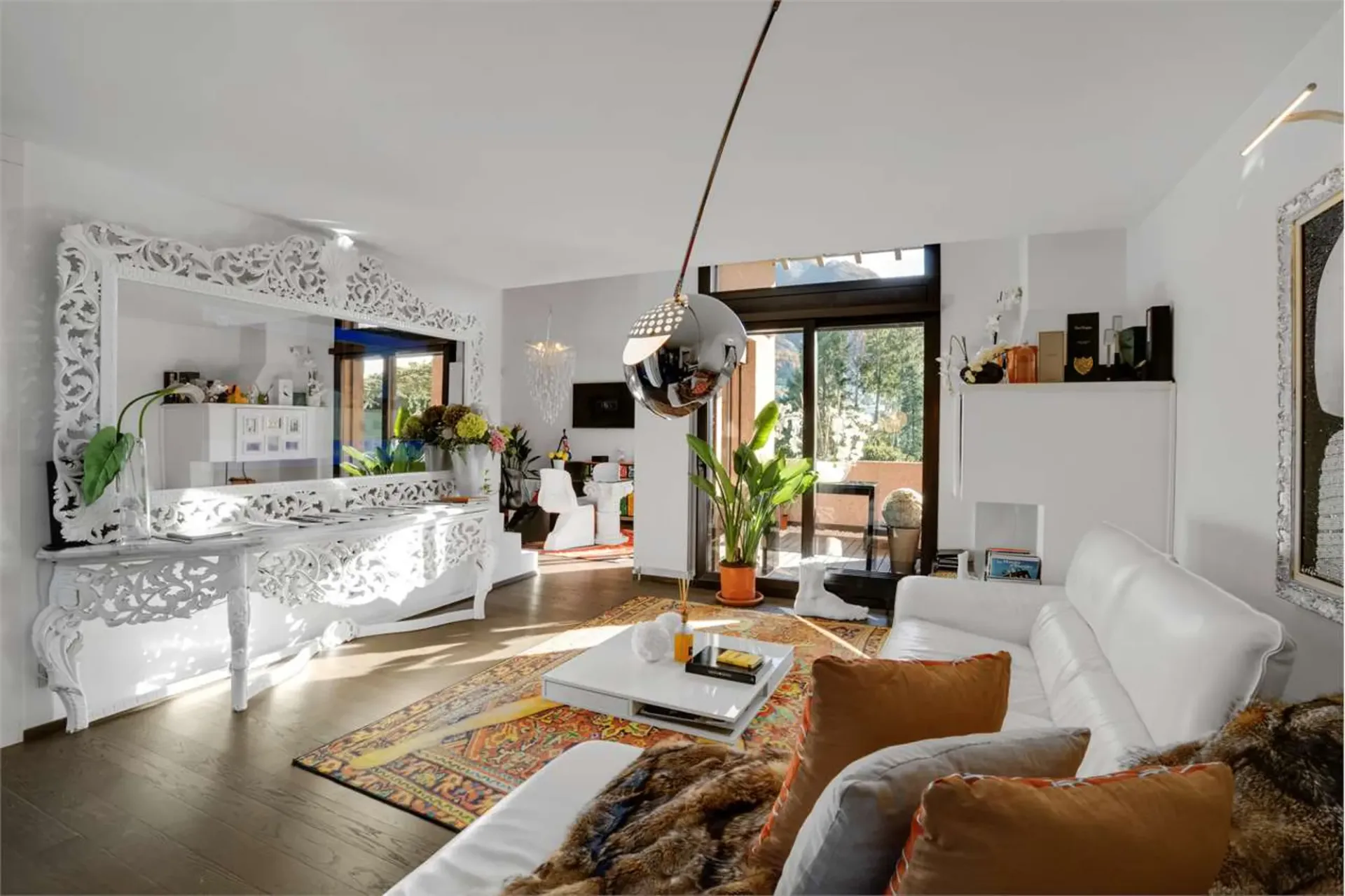 Luxuswohnung 4.5 Zimmer mit teilweiser Seesicht in Lugano zum Verkauf