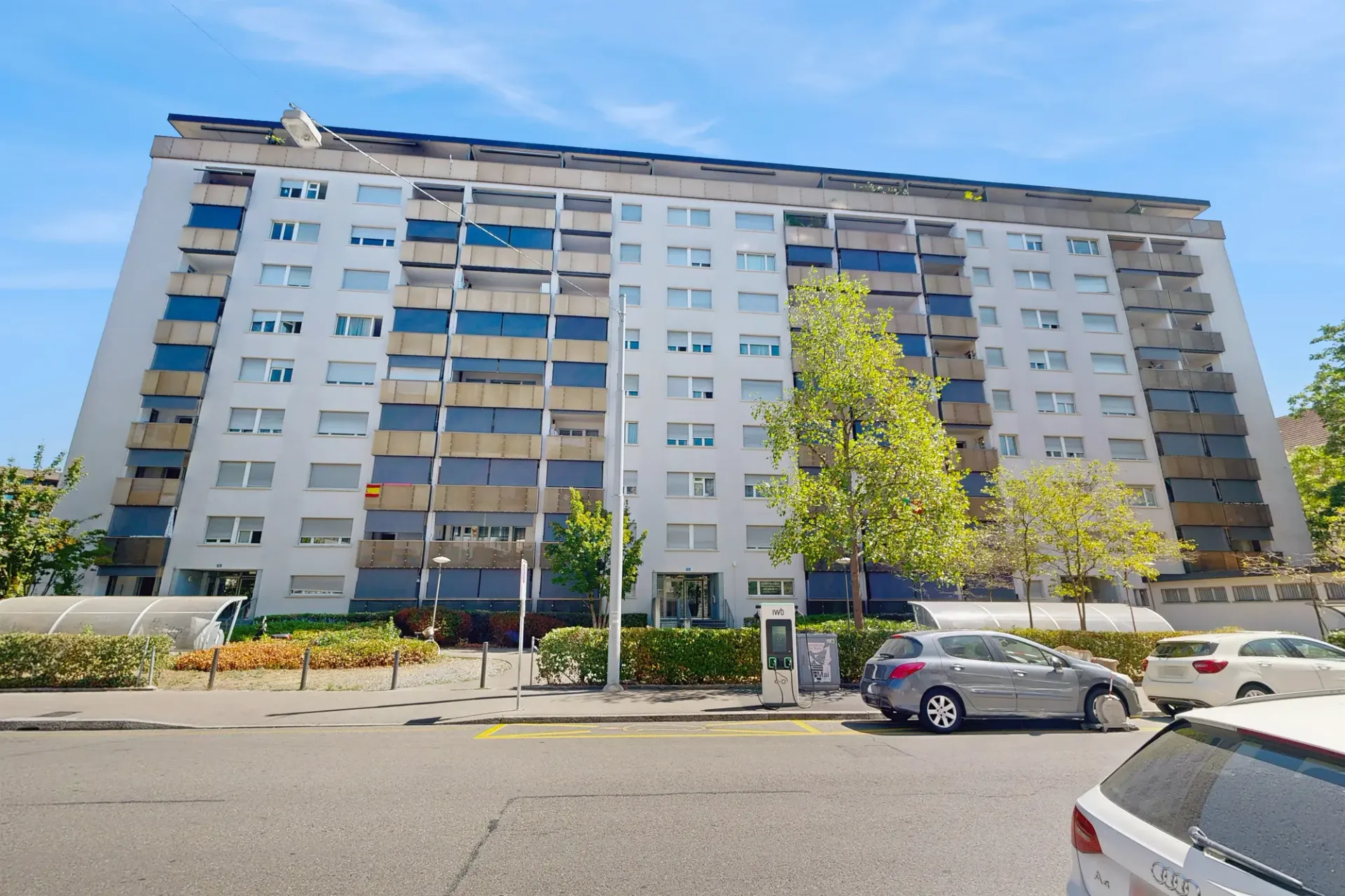 Well-maintained apartment at attractive rent