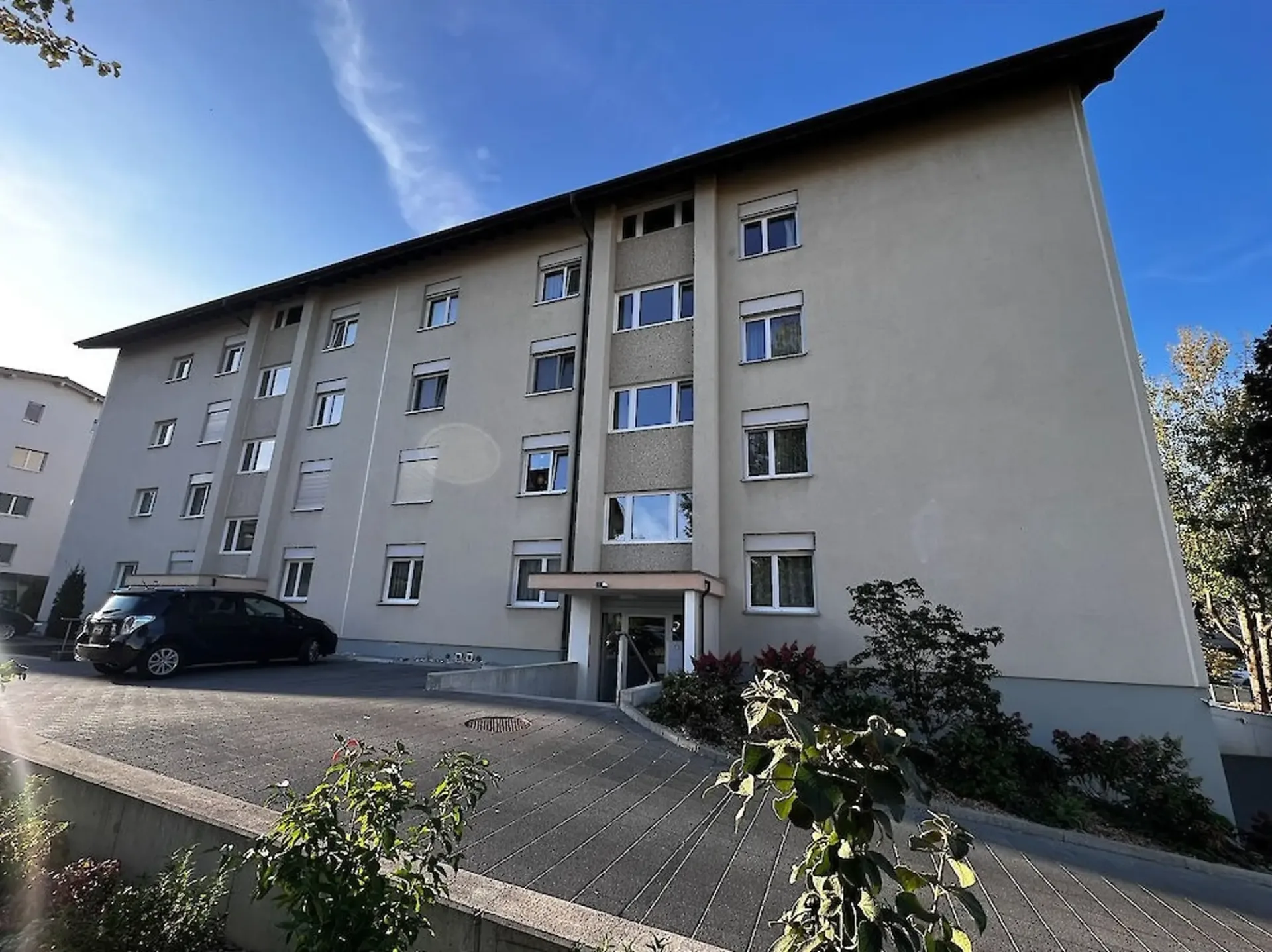 Helle 2.5-Zimmerwohnung mit grosszügigen Balkon