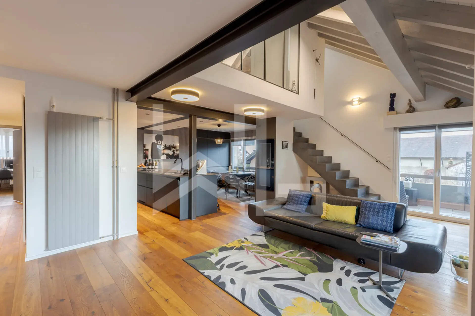 Charmant appartement duplex de 5.5 pièces entièrement rénové à Eysins