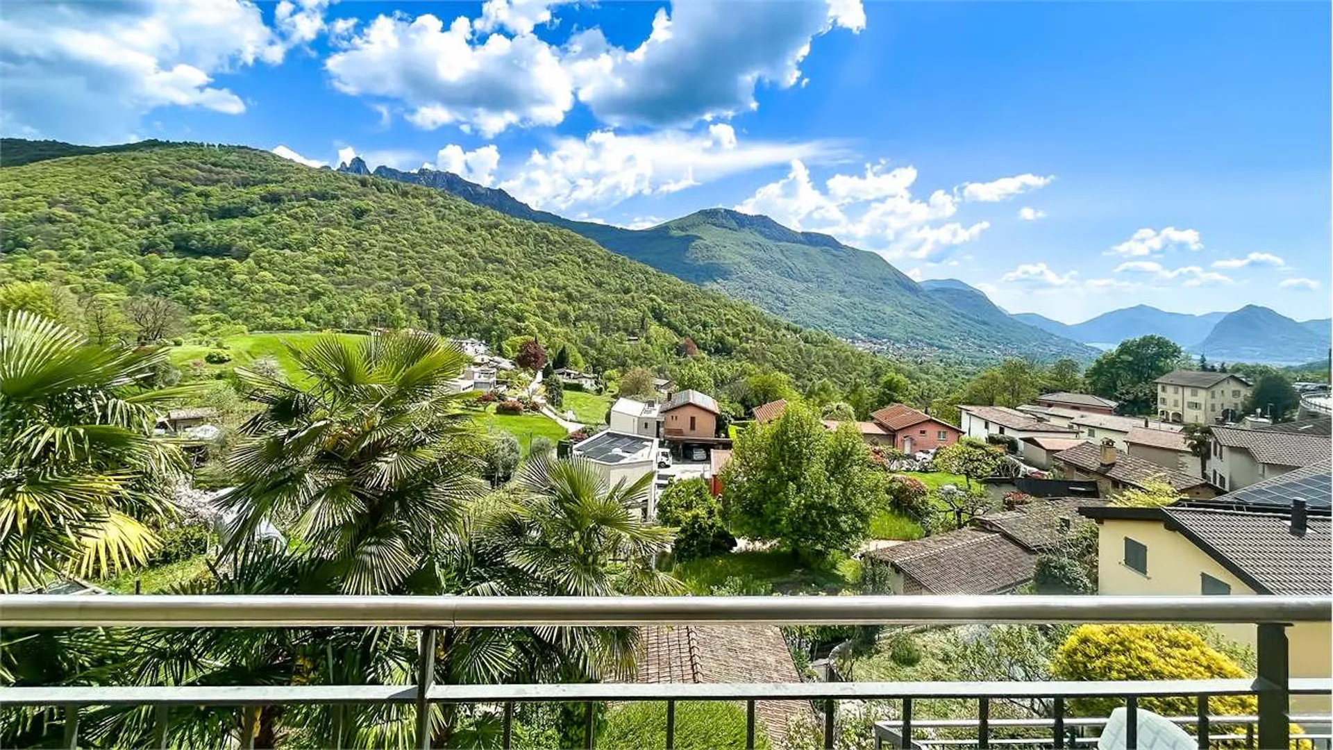 Einladendes 3.5-Zimmer-Wohnung mit Balkon und freier Aussicht