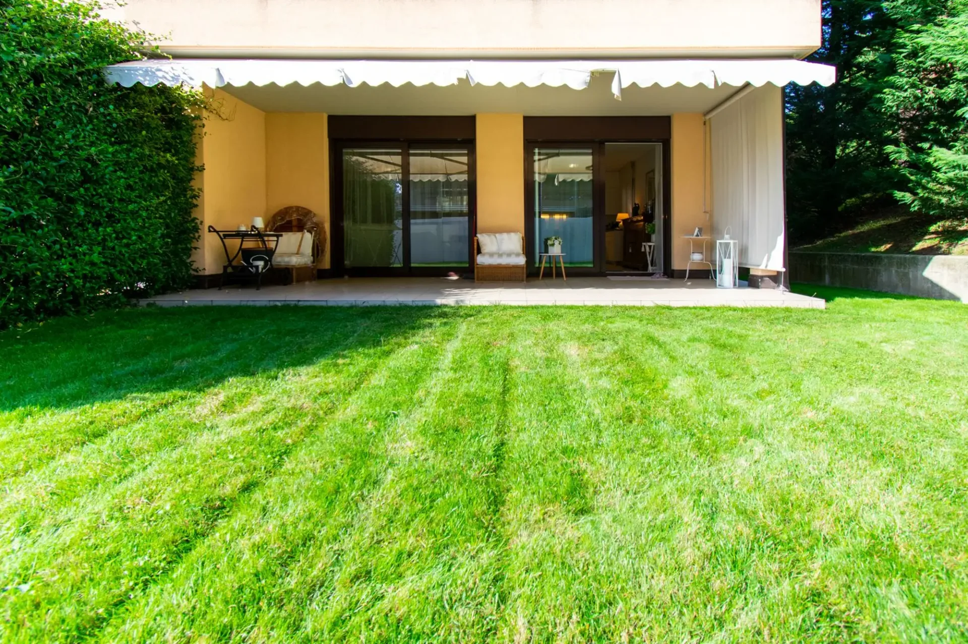 GRANDE APPARTAMENTO 3.5 LOCALI CON GIARDINO