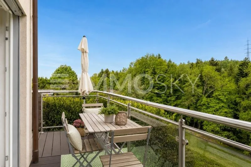 Lausanne : 4.5 pièces avec grand balcon et vue sur la forêt