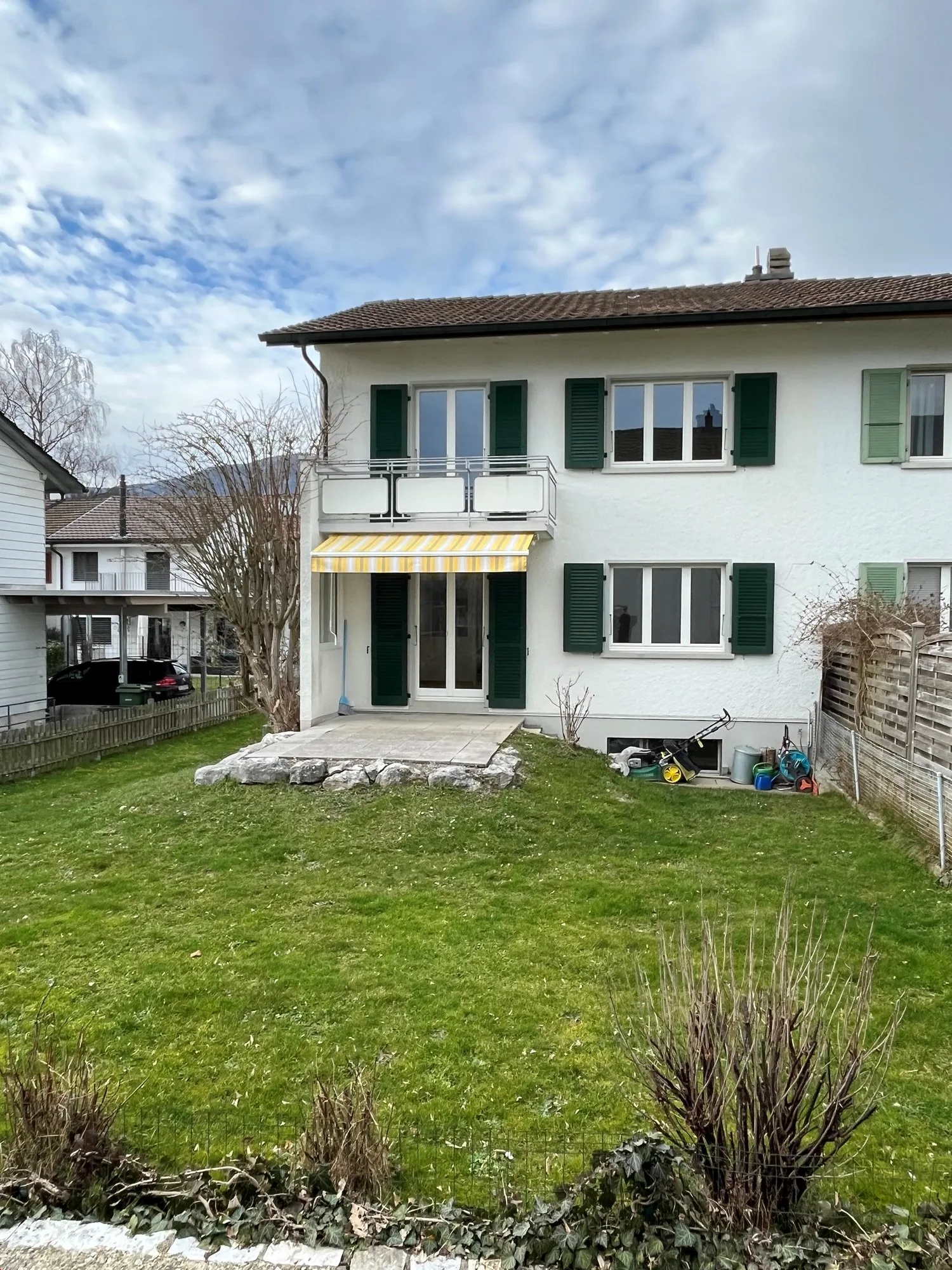 5 Bedroom Semi-Detached House in a Quiet Location in Feldbrunnen