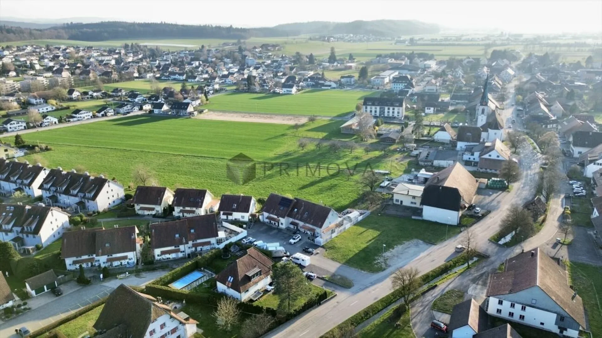 Idylle familiale rénovée avec jardin et paradis de jeux au dernier étage