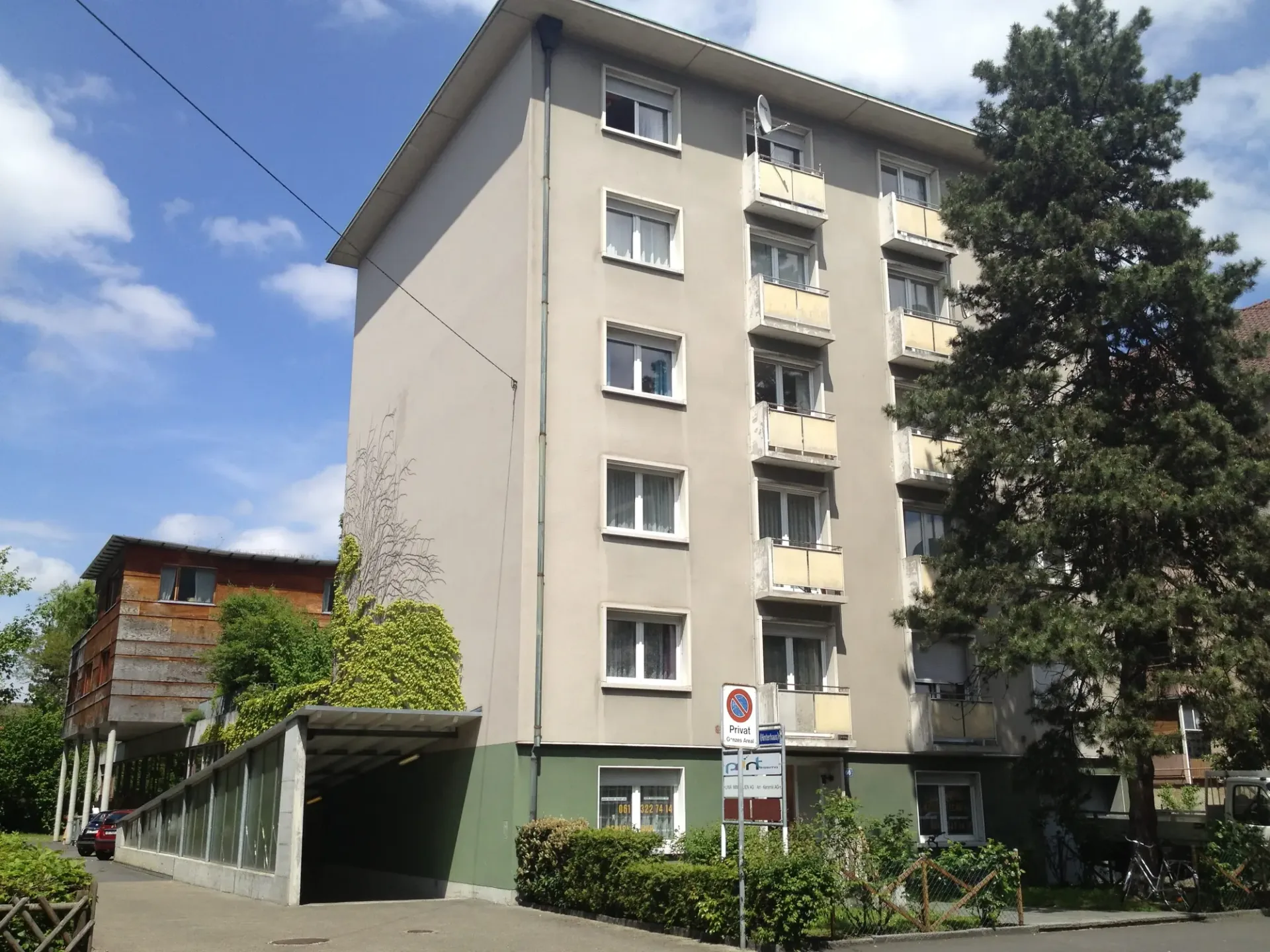 Place de parking pour motocyclette en sous-sol à louer près de Wasgenring - Blotzheimerstrasse 68