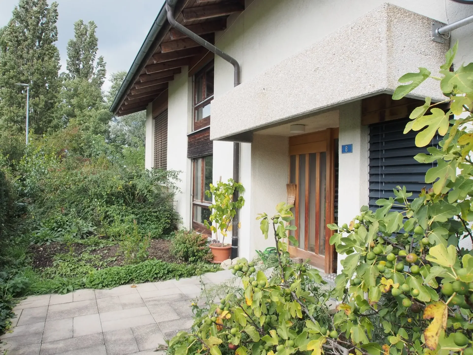 Grosszügiges Einfamilienhaus mit Garten in Schüpfen