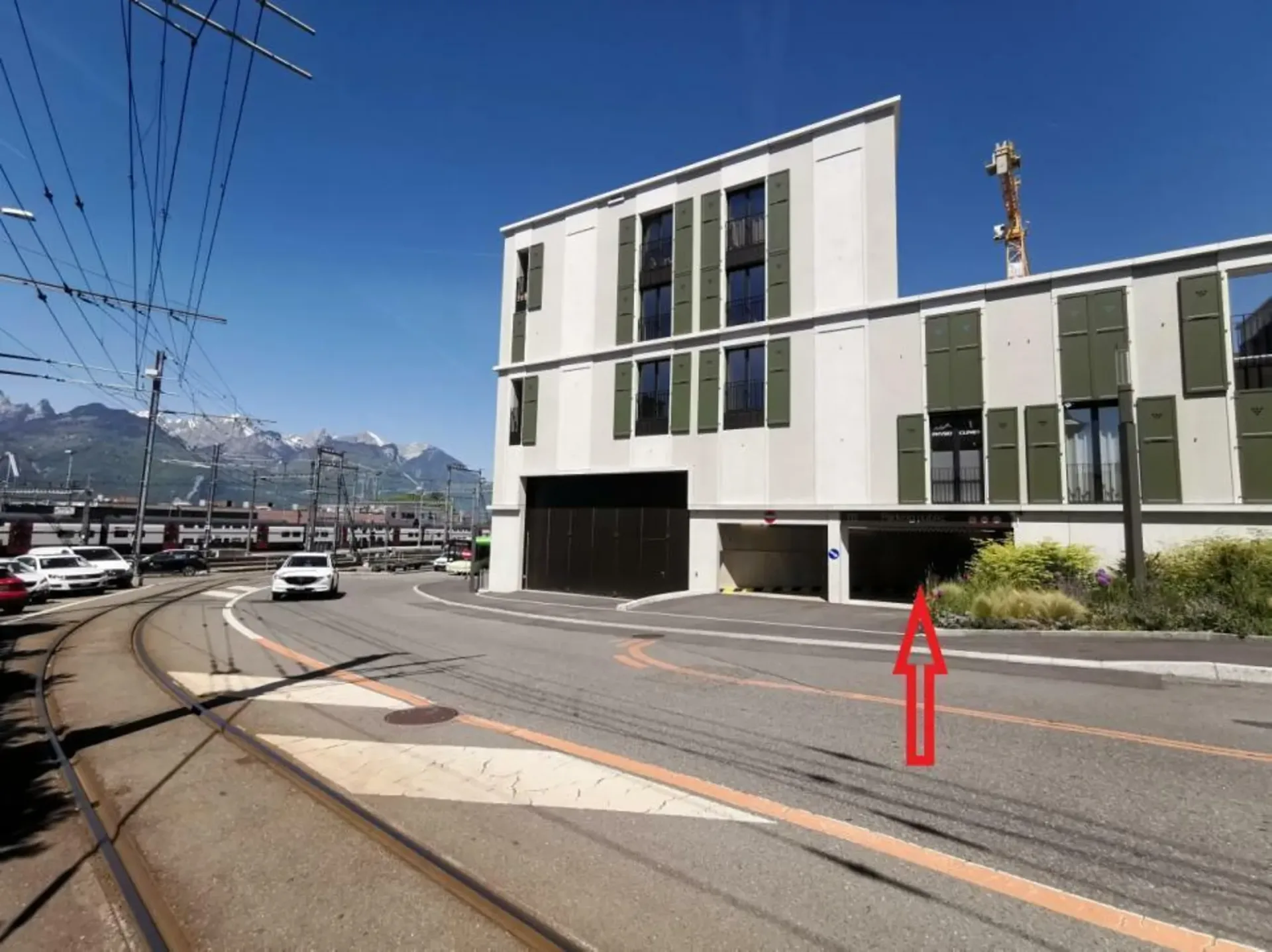 Parkplätze für Motorräder gegenüber dem Bahnhof Aigle